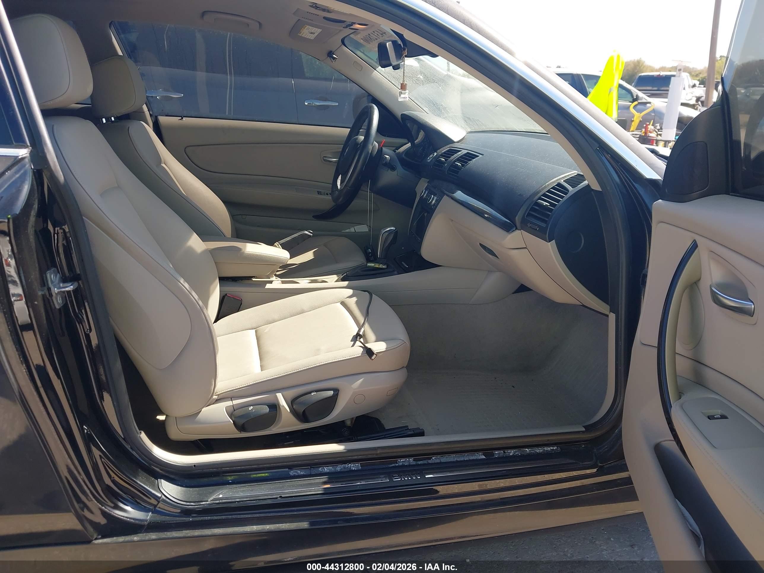 BMW 128I image 5
