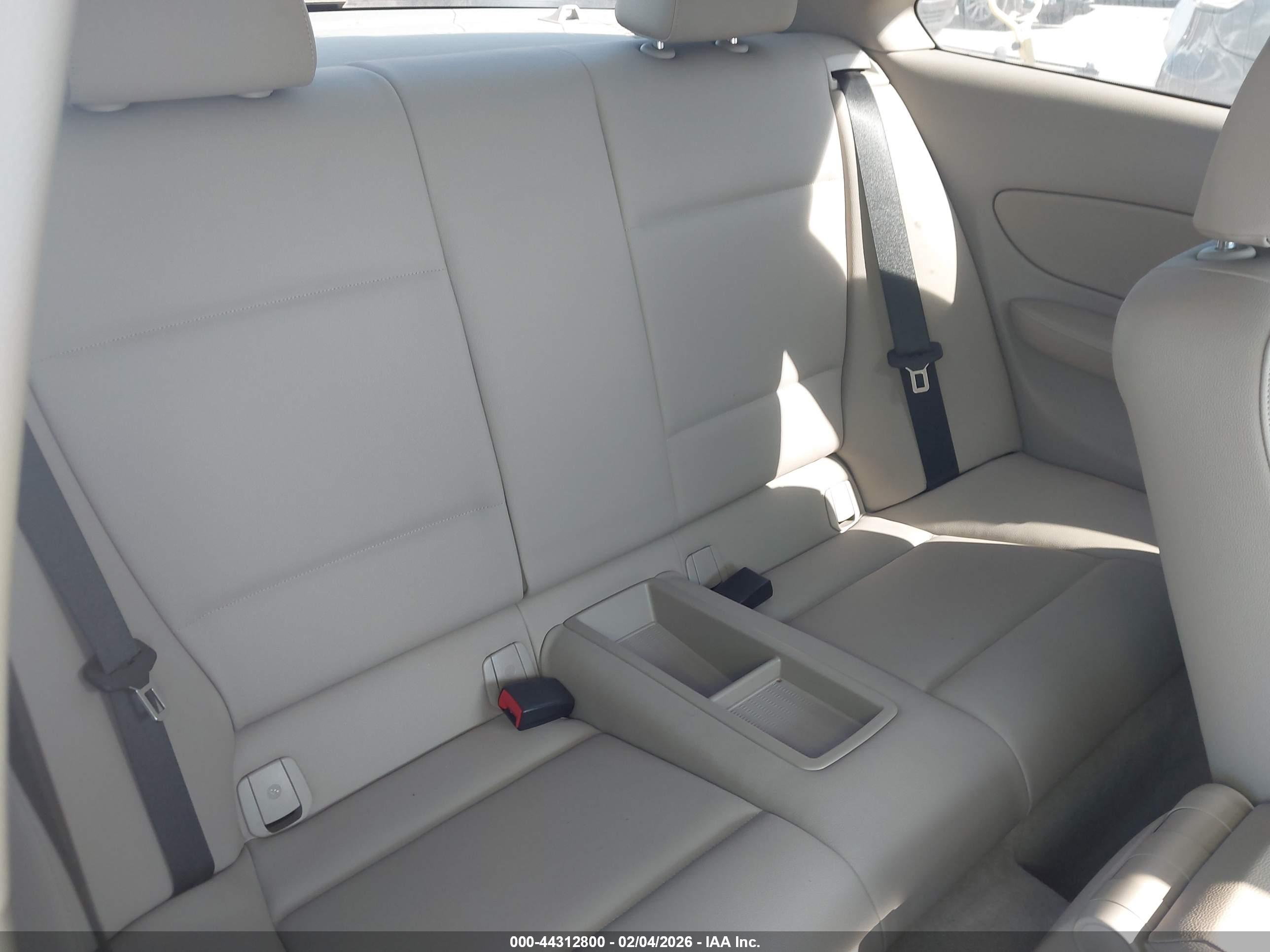 BMW 128I image 8