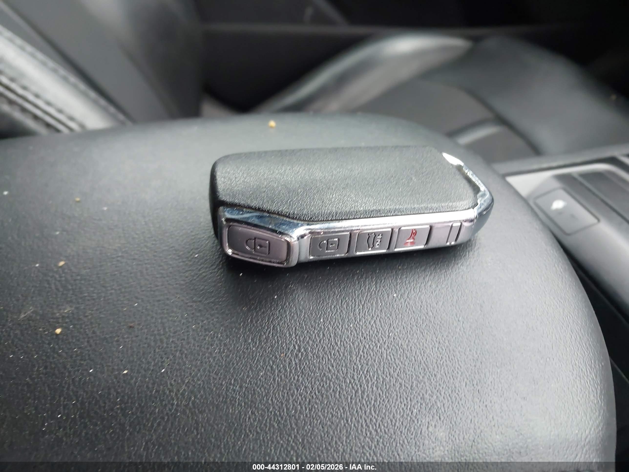 KIA K5 image 11