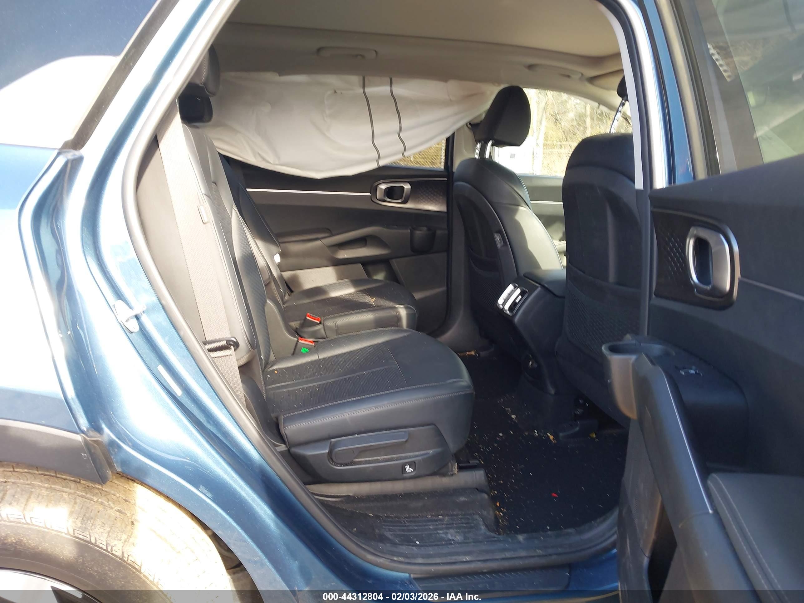 KIA SORENTO image 8