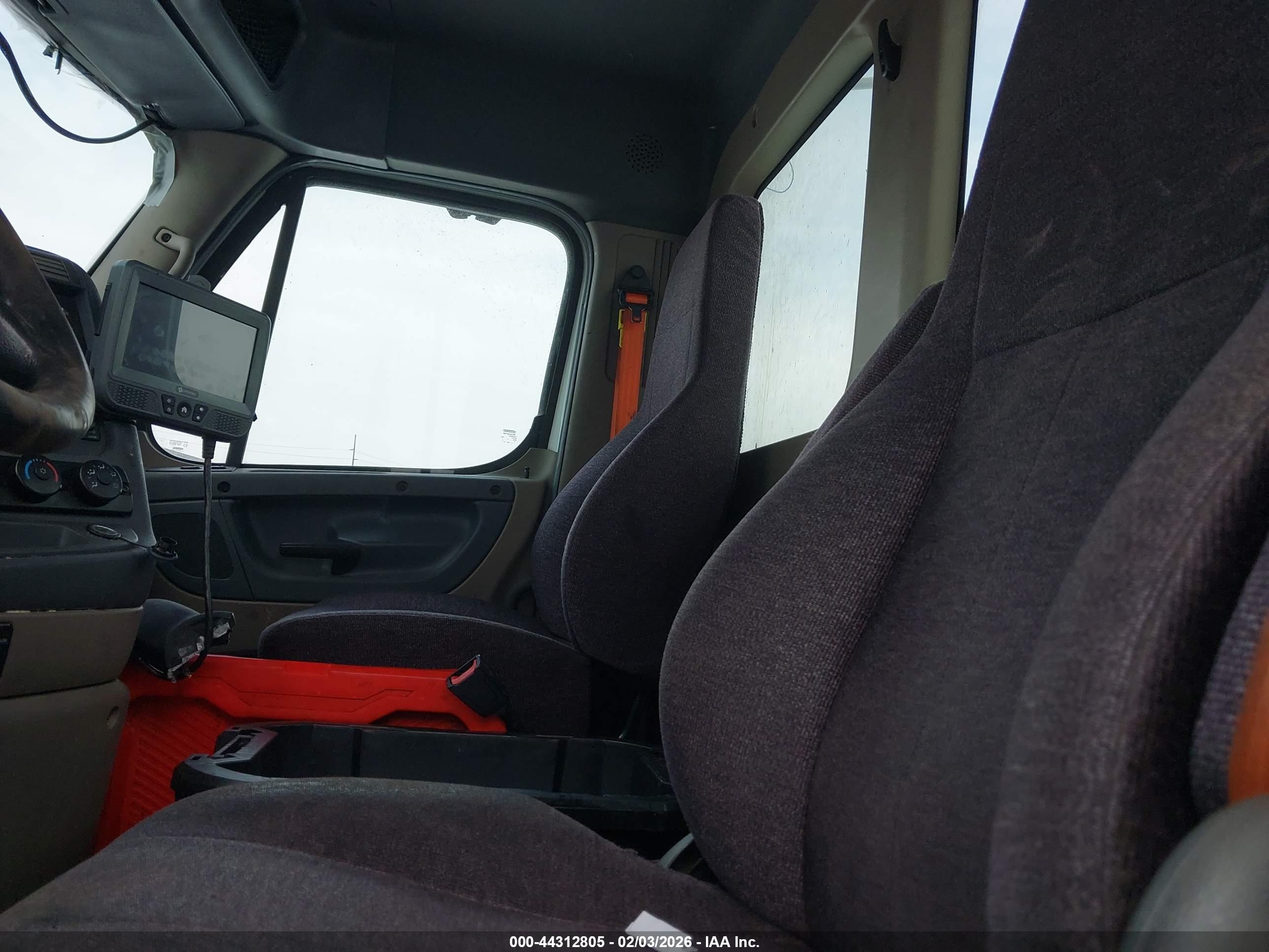 FREIGHTLINER CASCADIA image 8