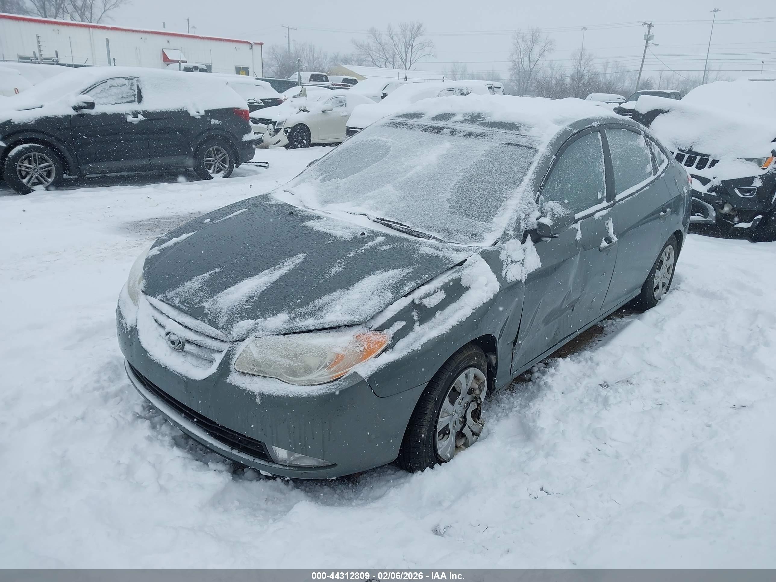 HYUNDAI ELANTRA image 2