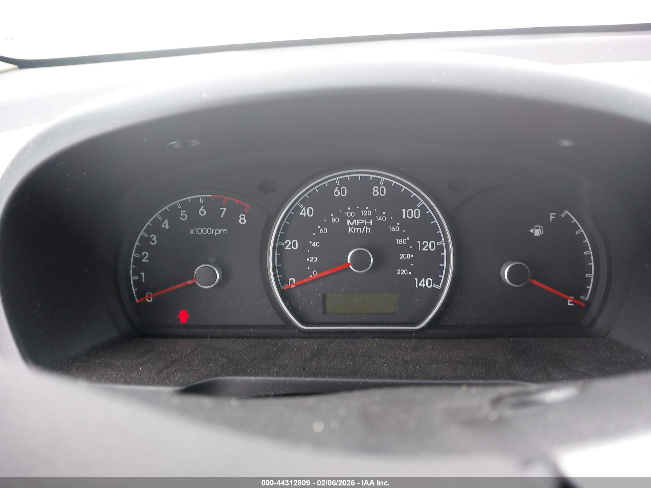 HYUNDAI ELANTRA image 7