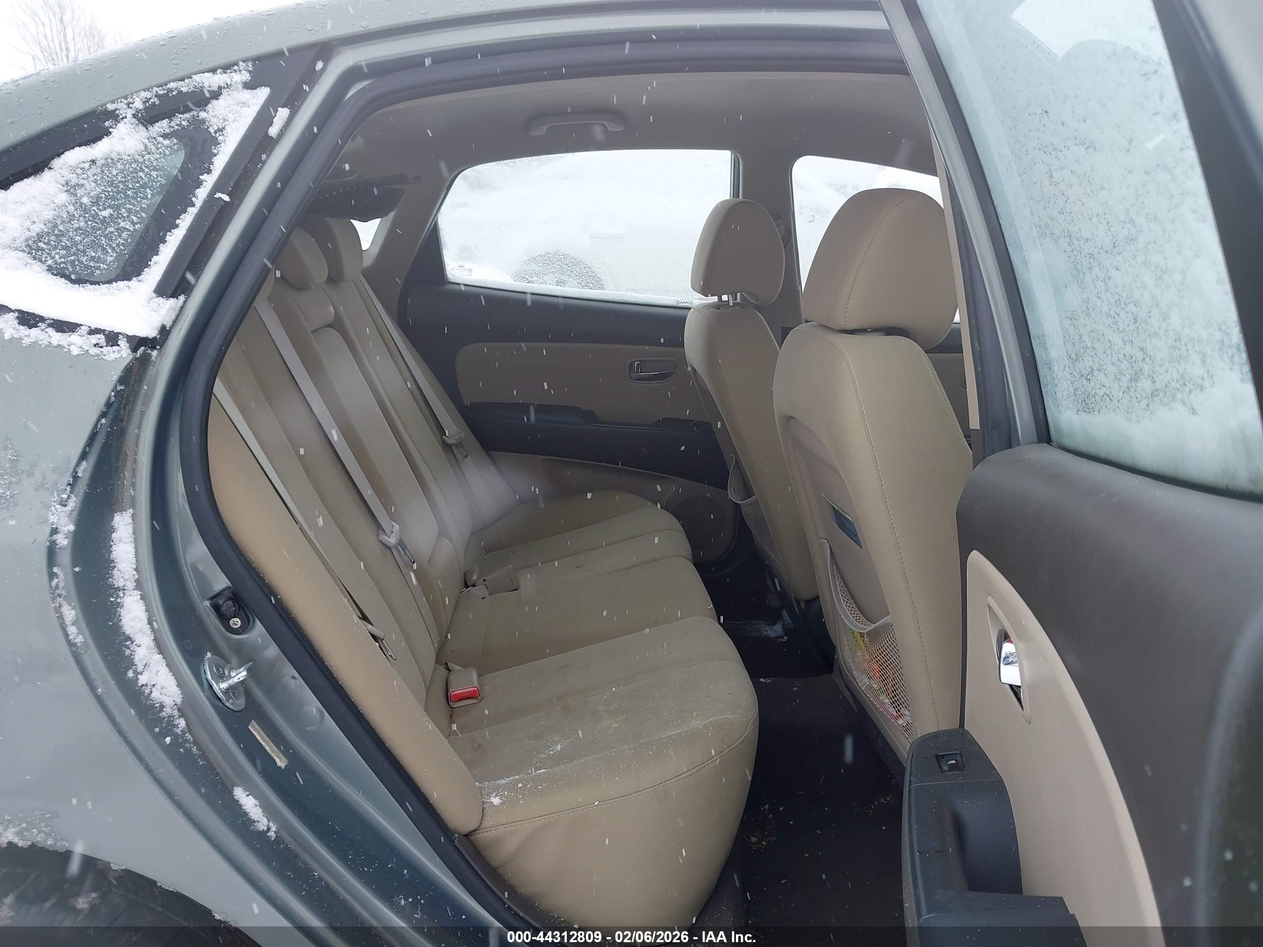 HYUNDAI ELANTRA image 8