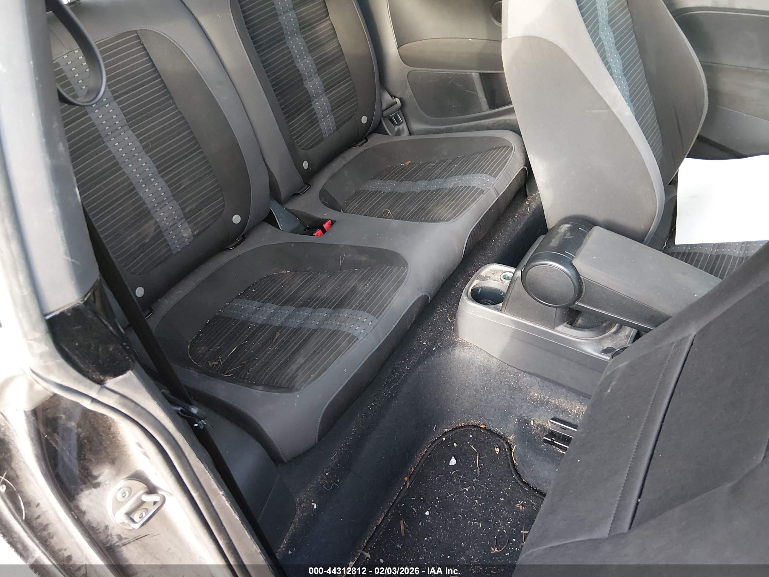VOLKSWAGEN BEETLE image 8