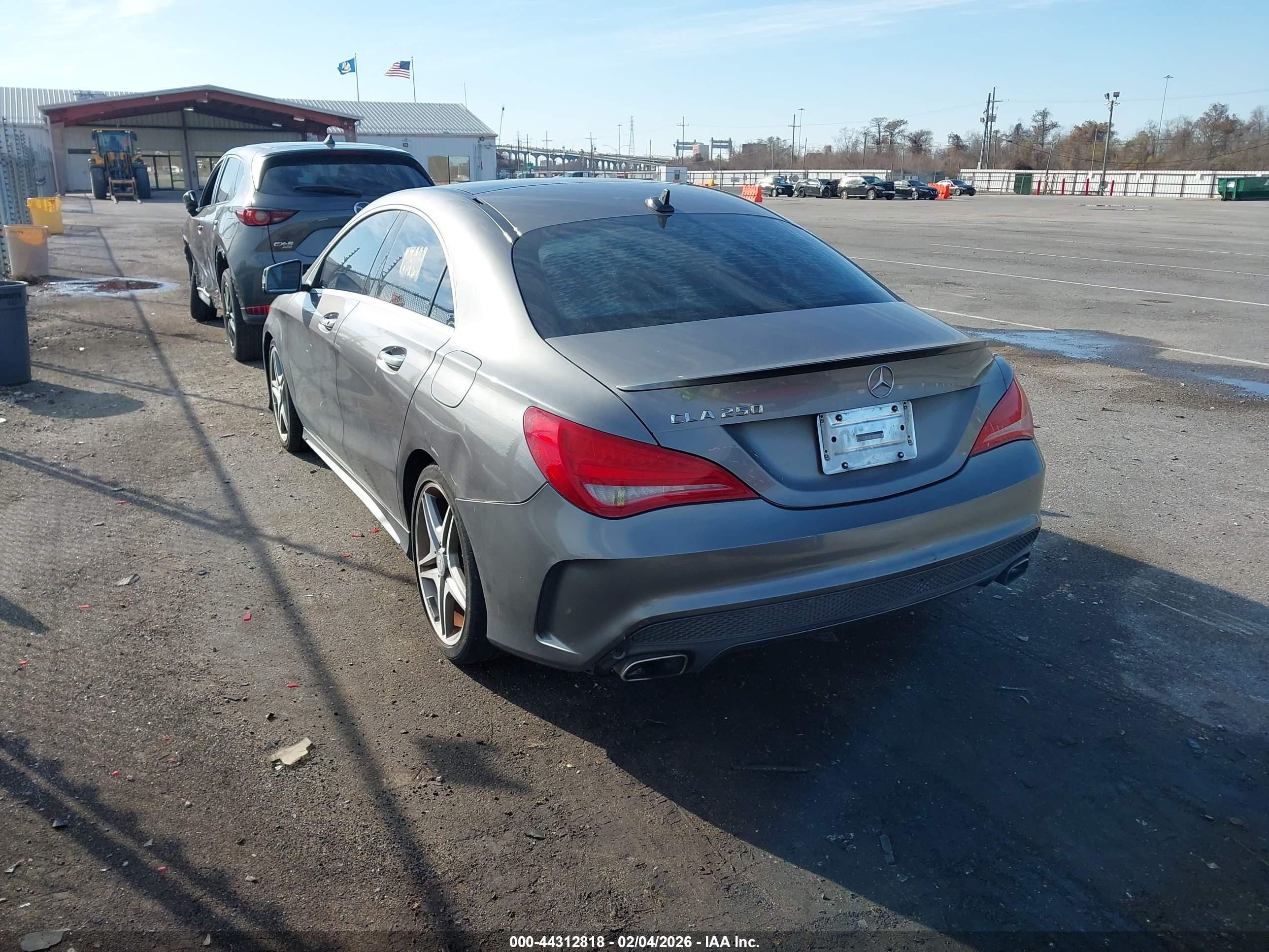MERCEDES-BENZ CLA image 3