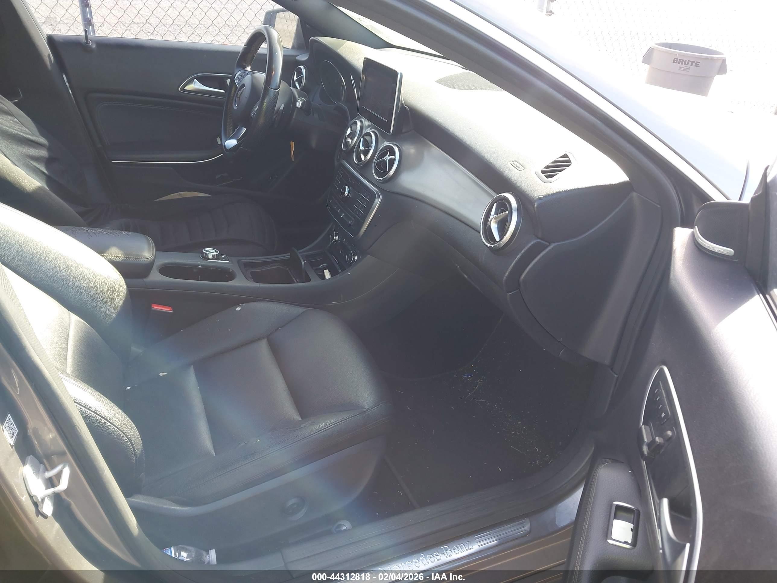 MERCEDES-BENZ CLA image 5