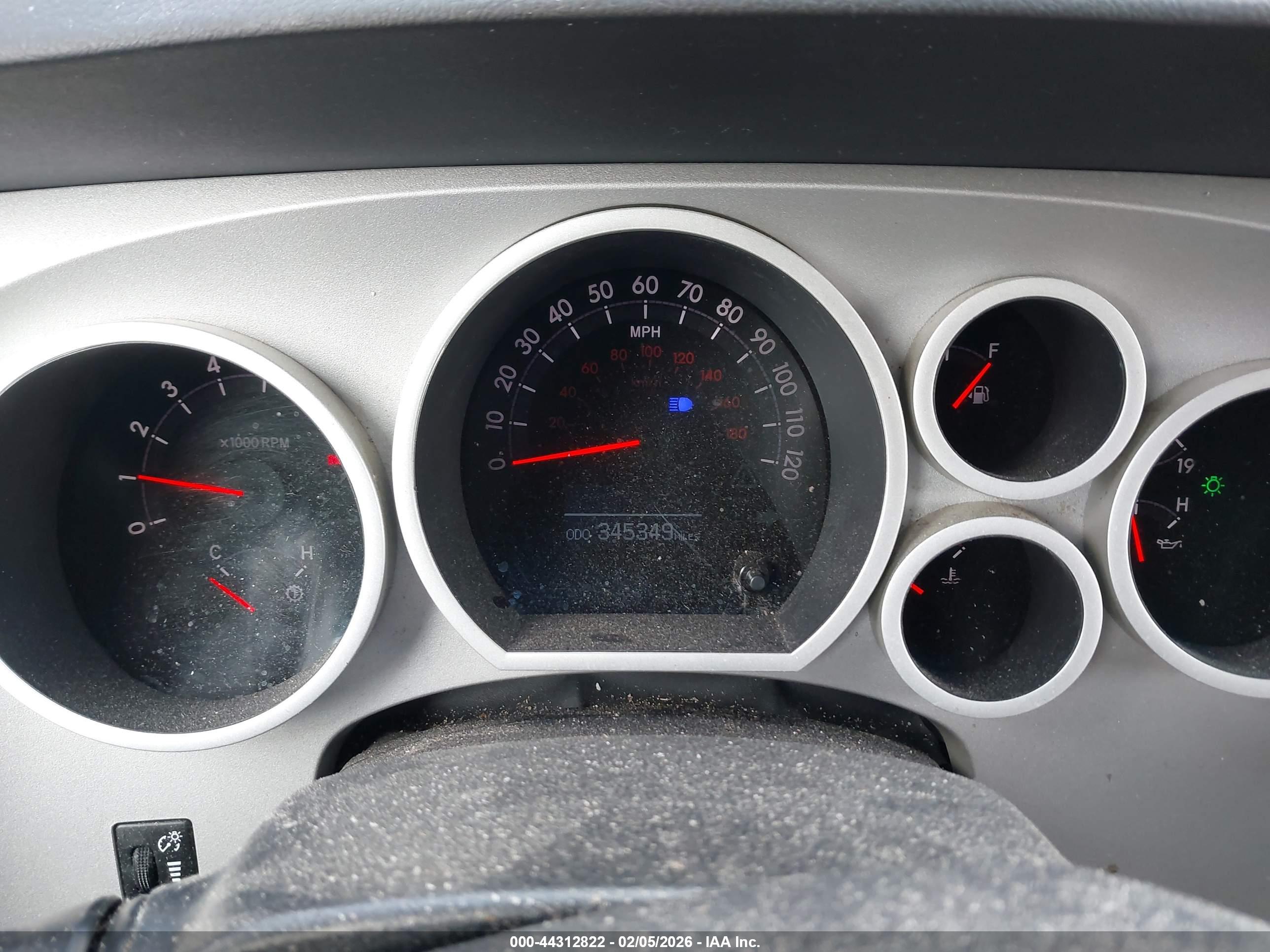 TOYOTA TUNDRA image 7