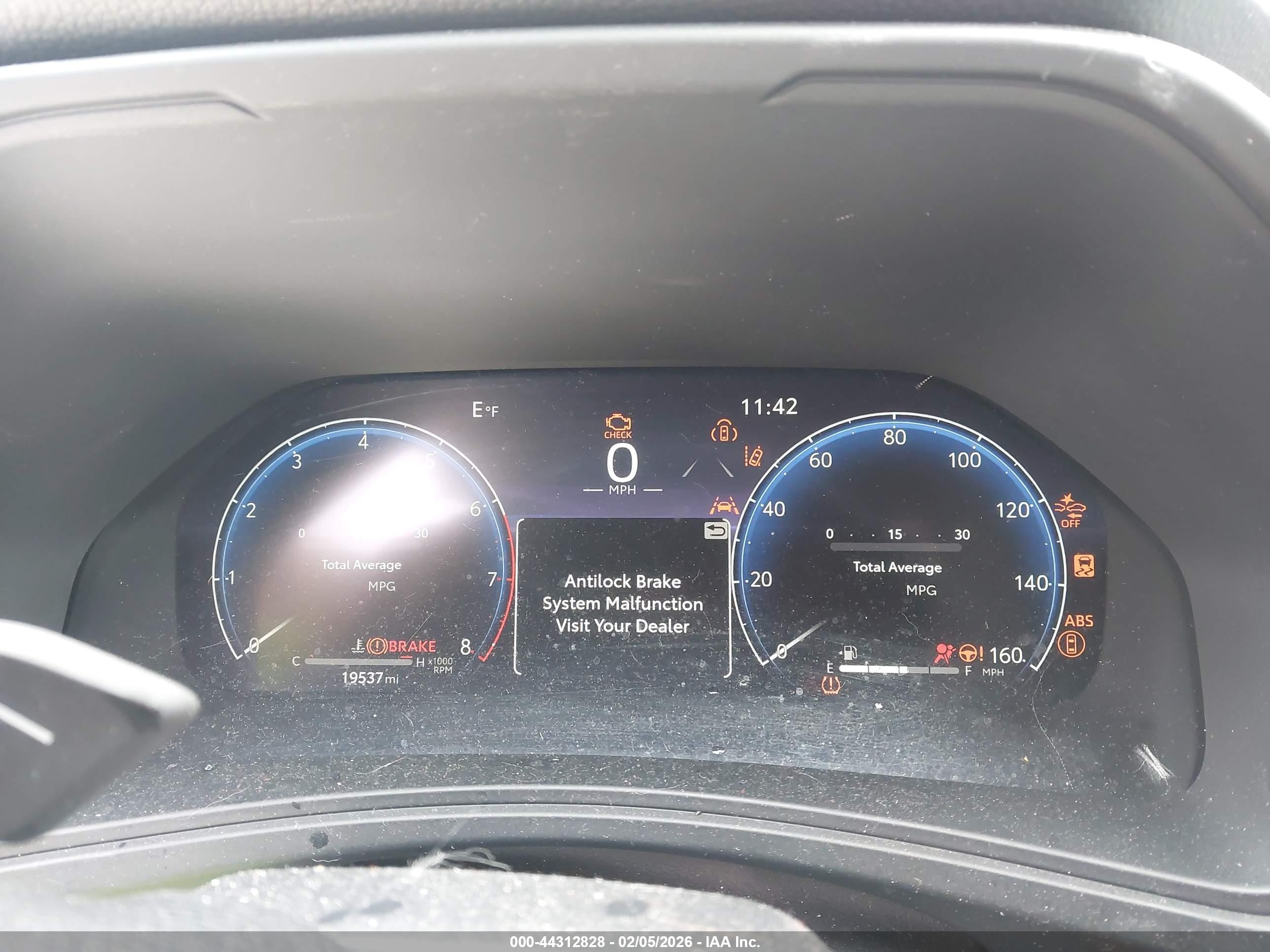 TOYOTA GRAND image 7