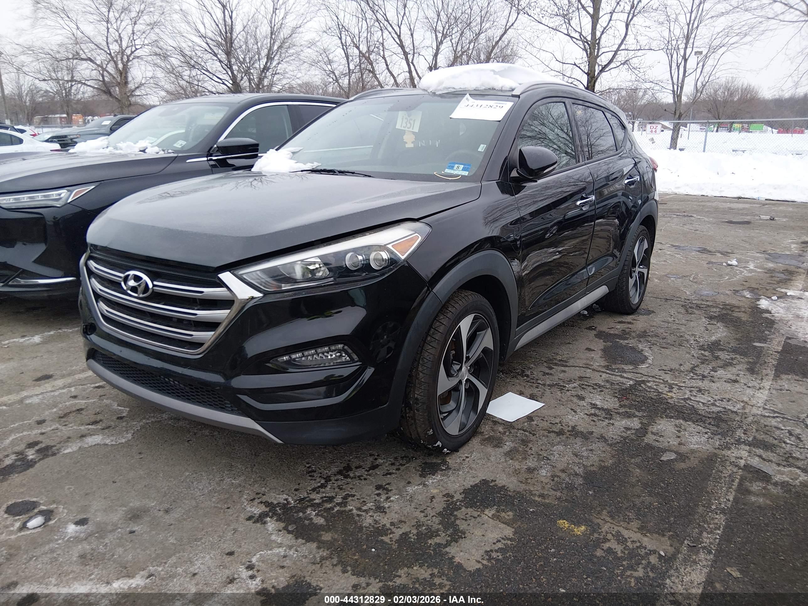 HYUNDAI TUCSON image 2