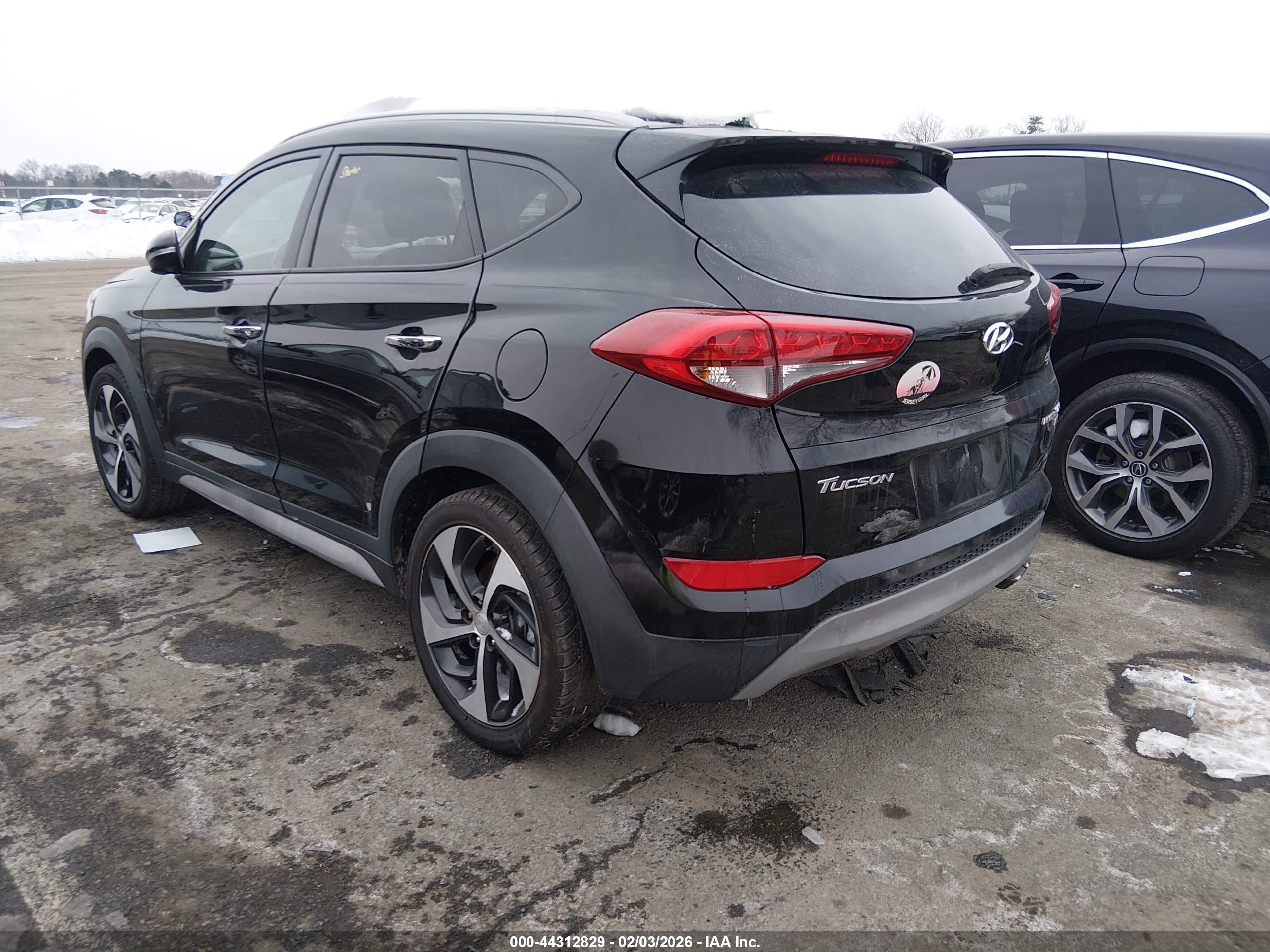 HYUNDAI TUCSON image 3