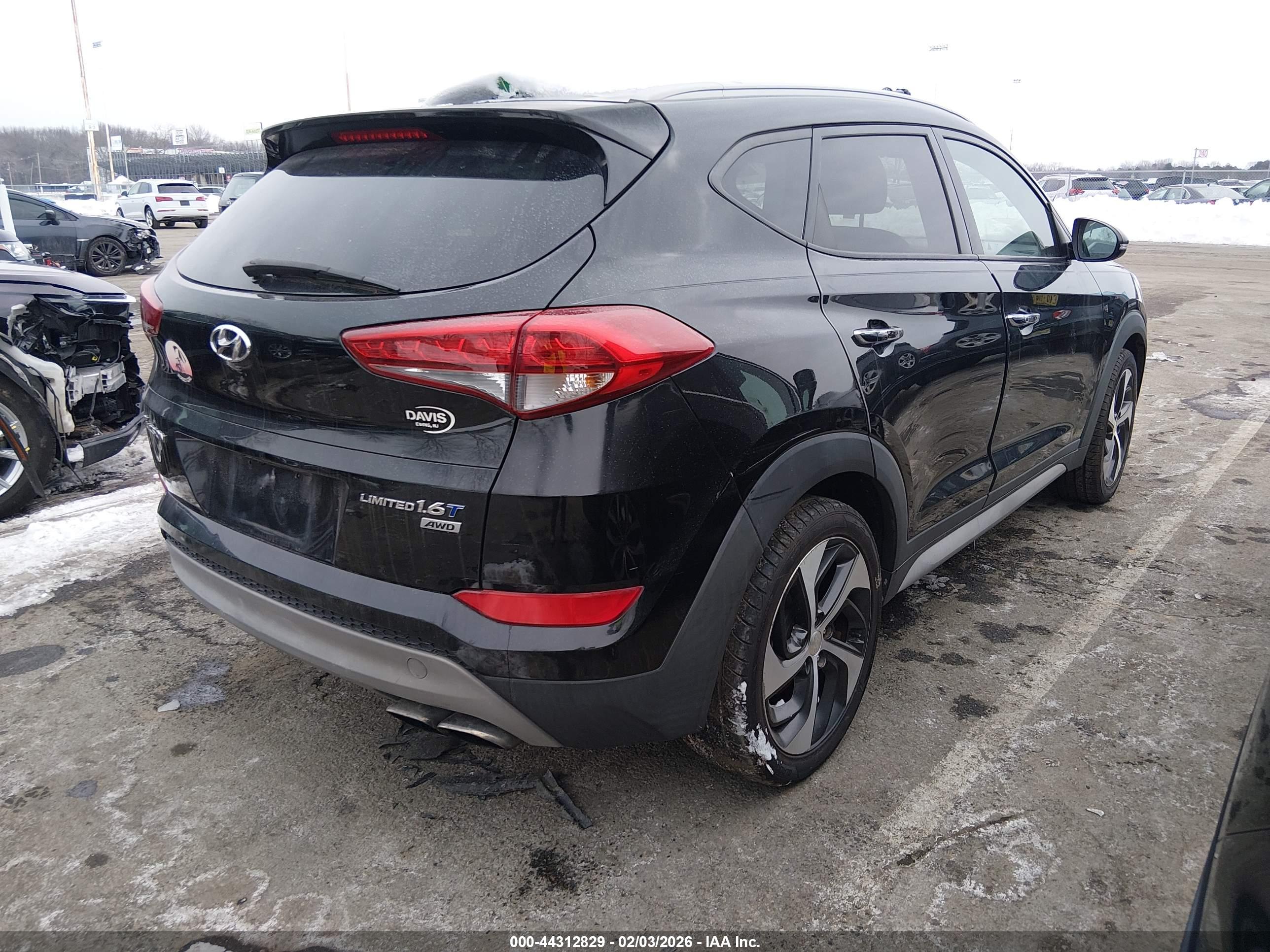 HYUNDAI TUCSON image 4