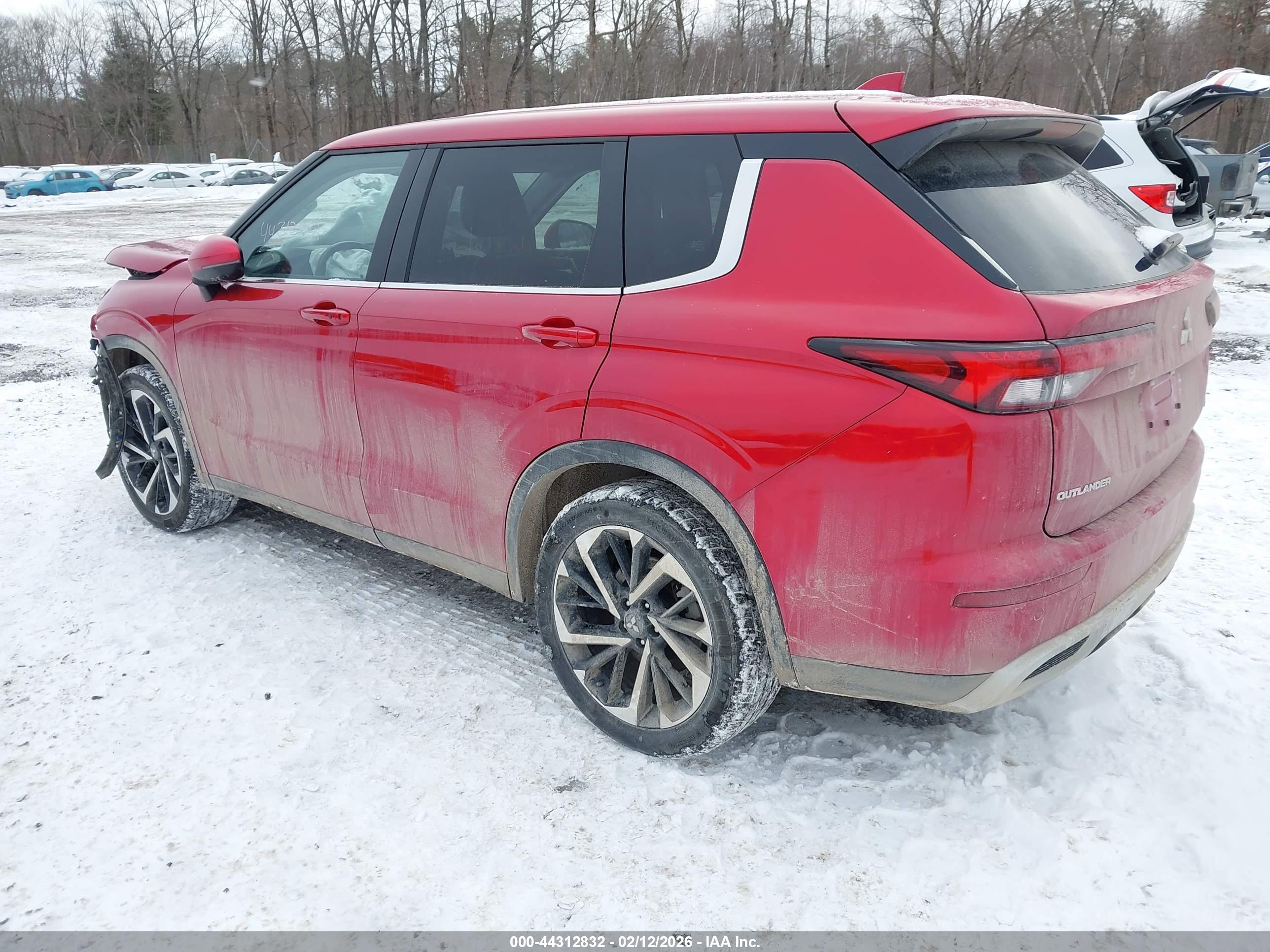 MITSUBISHI OUTLANDER image 3