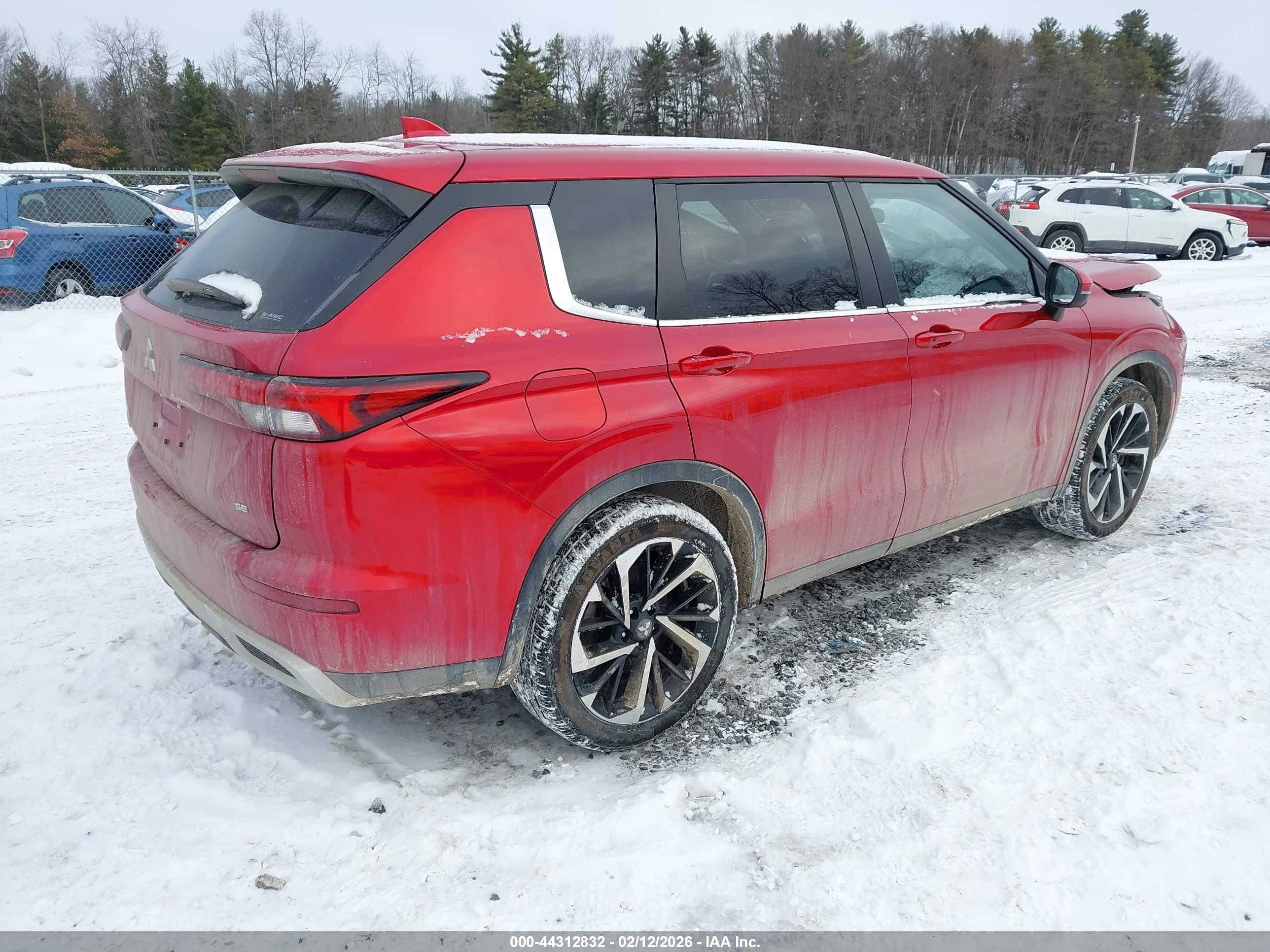MITSUBISHI OUTLANDER image 4