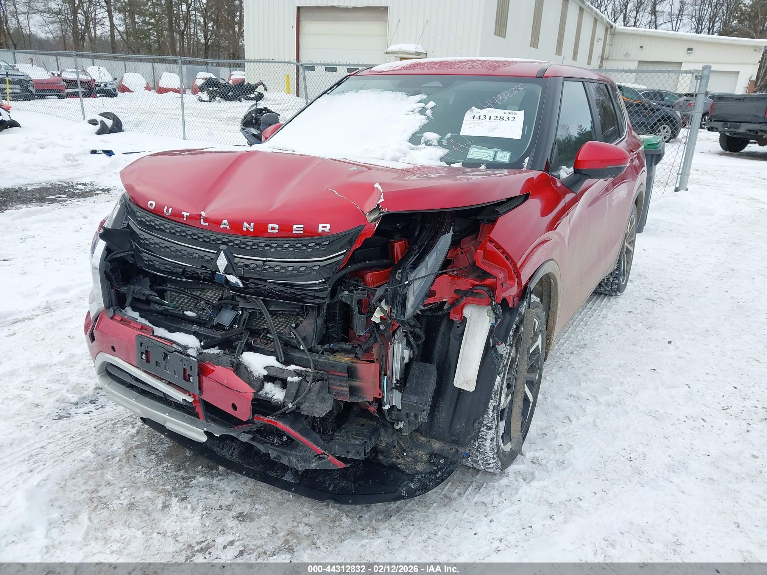 MITSUBISHI OUTLANDER image 6