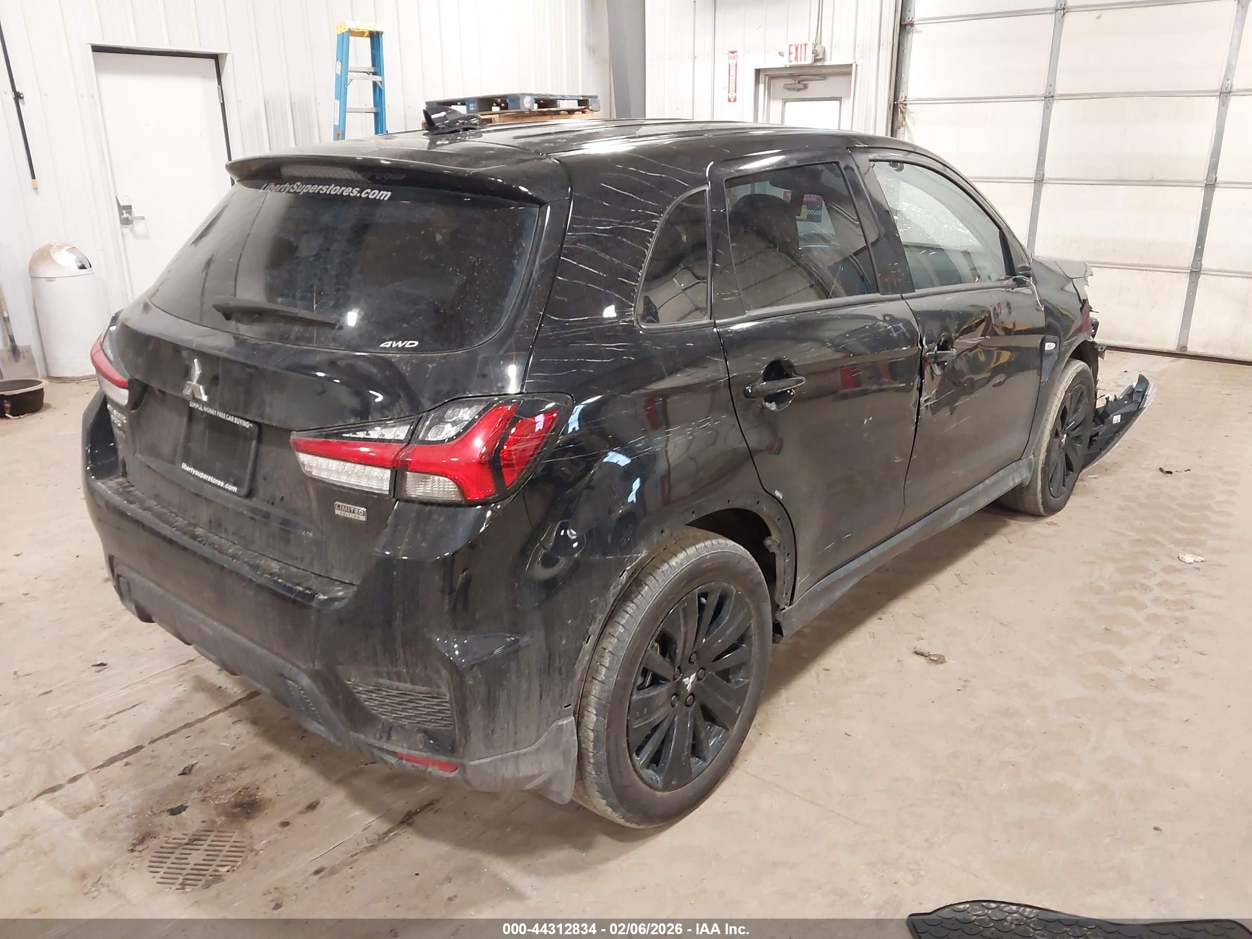 MITSUBISHI OUTLANDER image 4