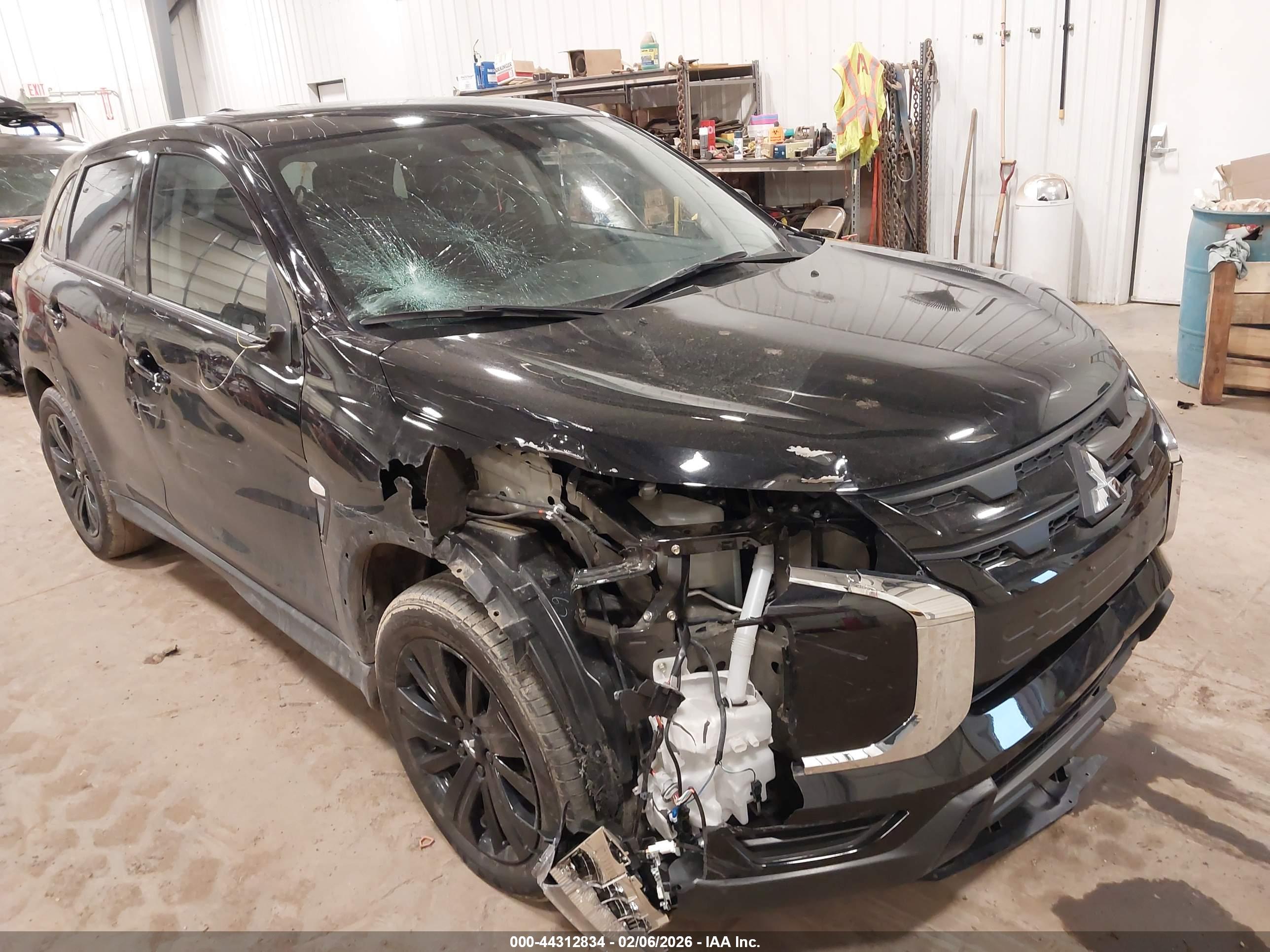 MITSUBISHI OUTLANDER image 6