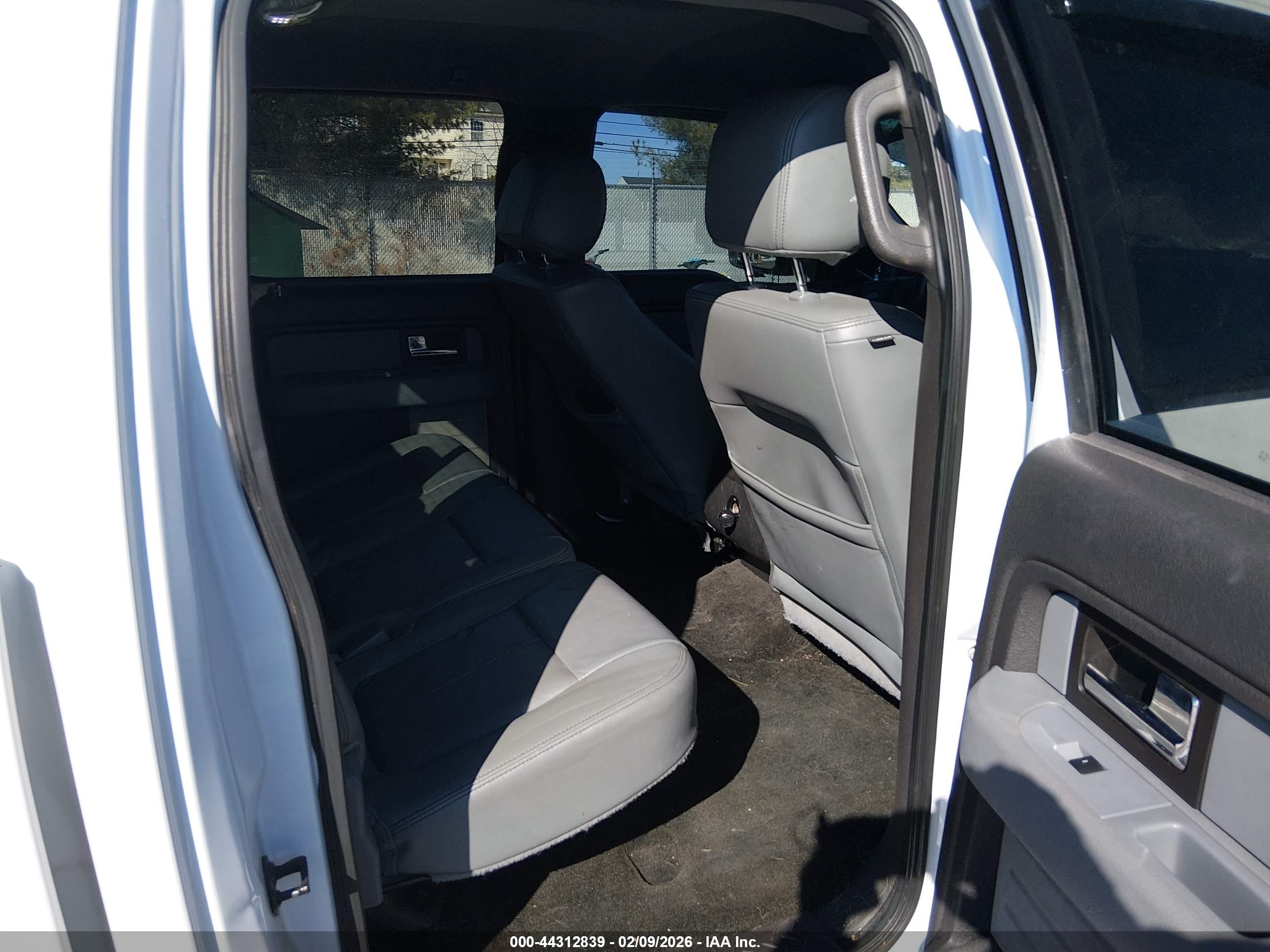 FORD F-150 image 8