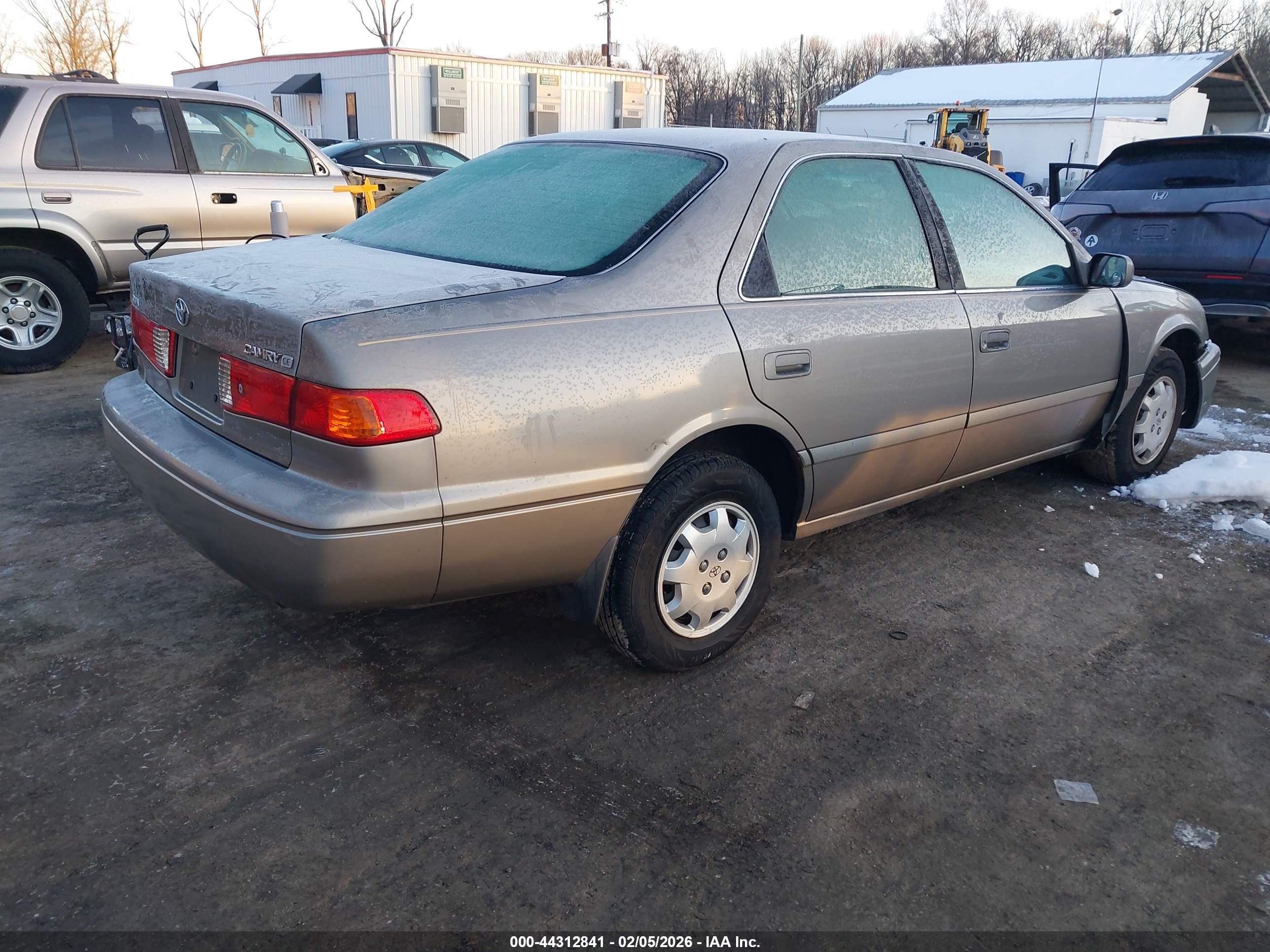 TOYOTA CAMRY image 4