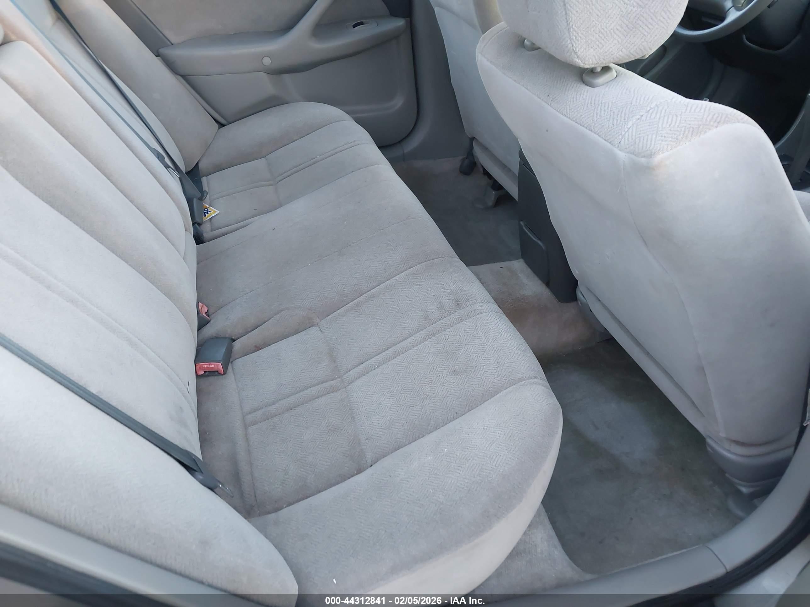 TOYOTA CAMRY image 8