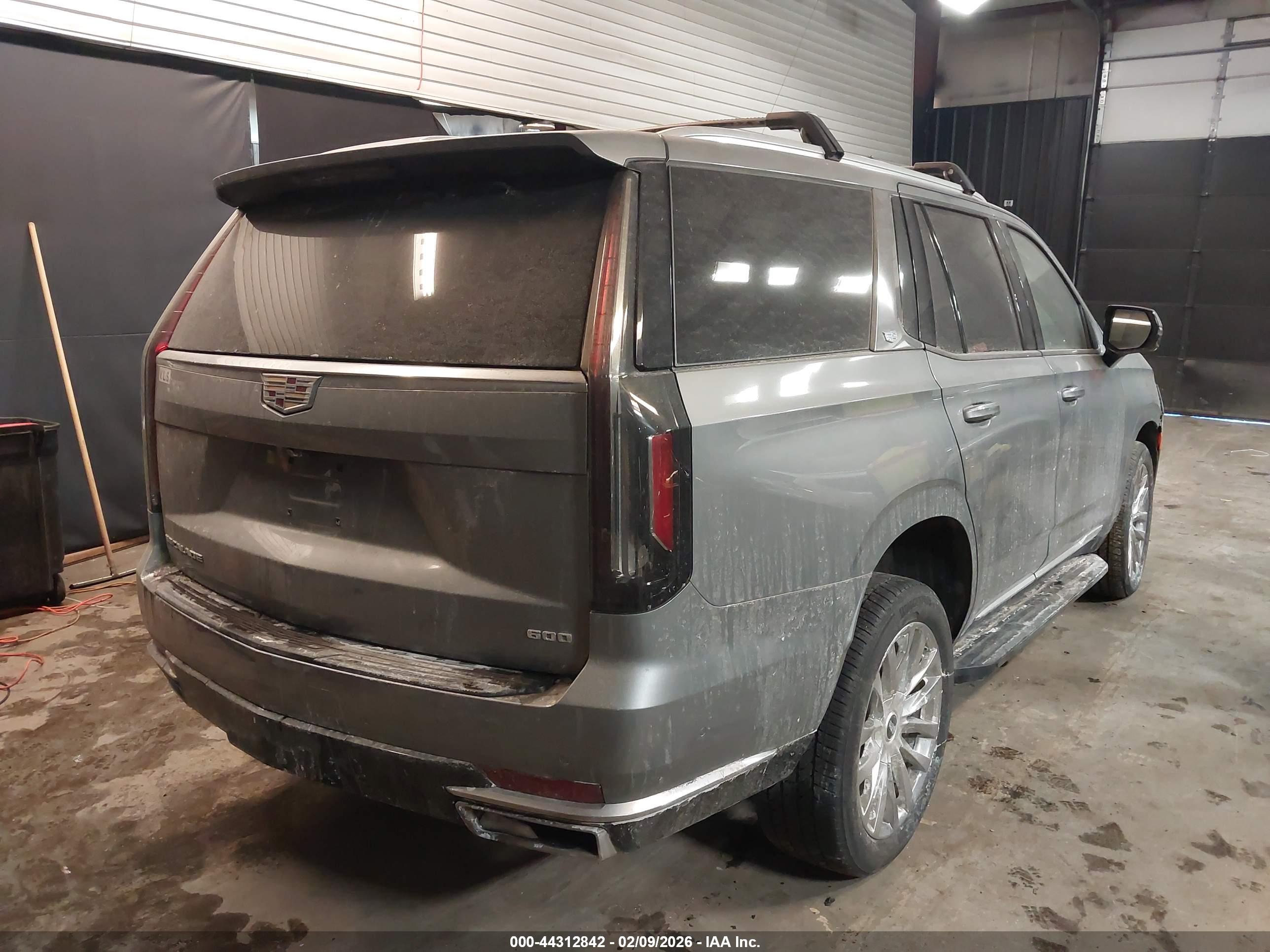 CADILLAC ESCALADE image 4