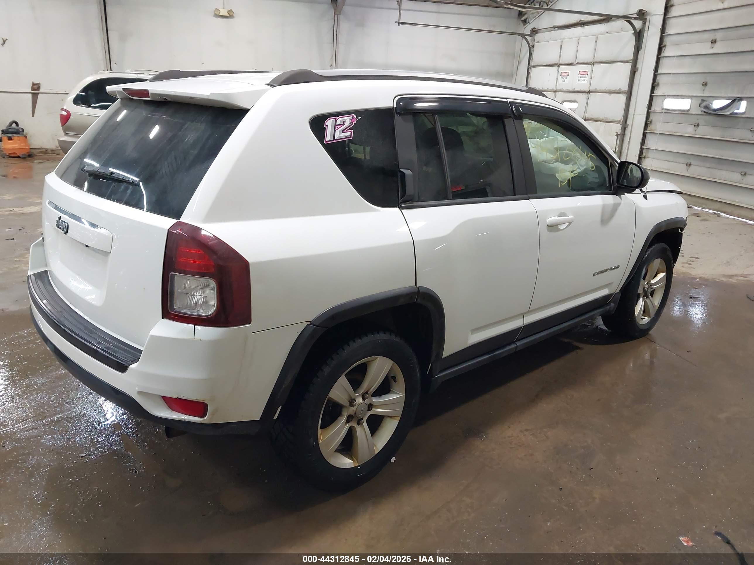 JEEP COMPASS image 4