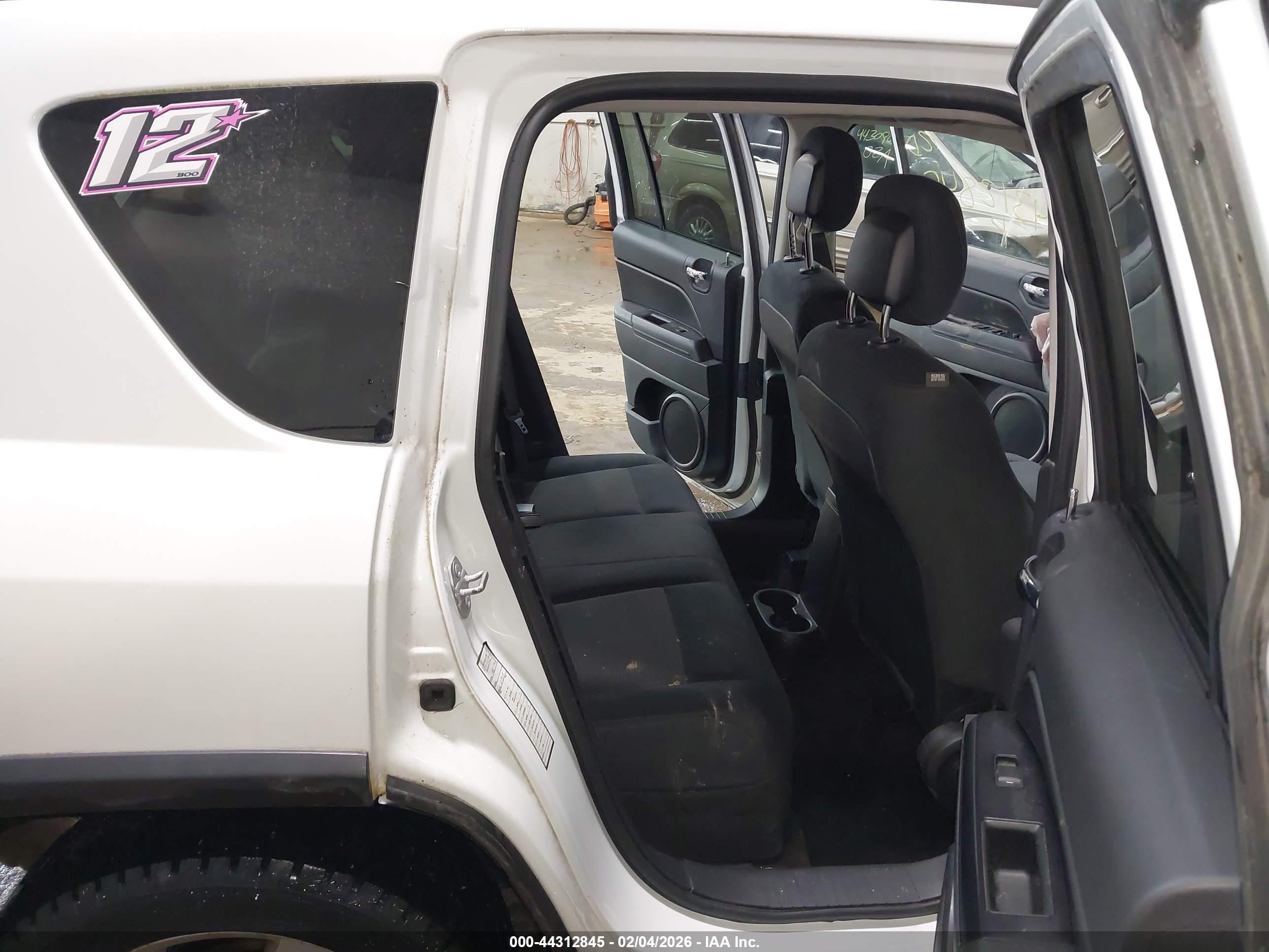 JEEP COMPASS image 8