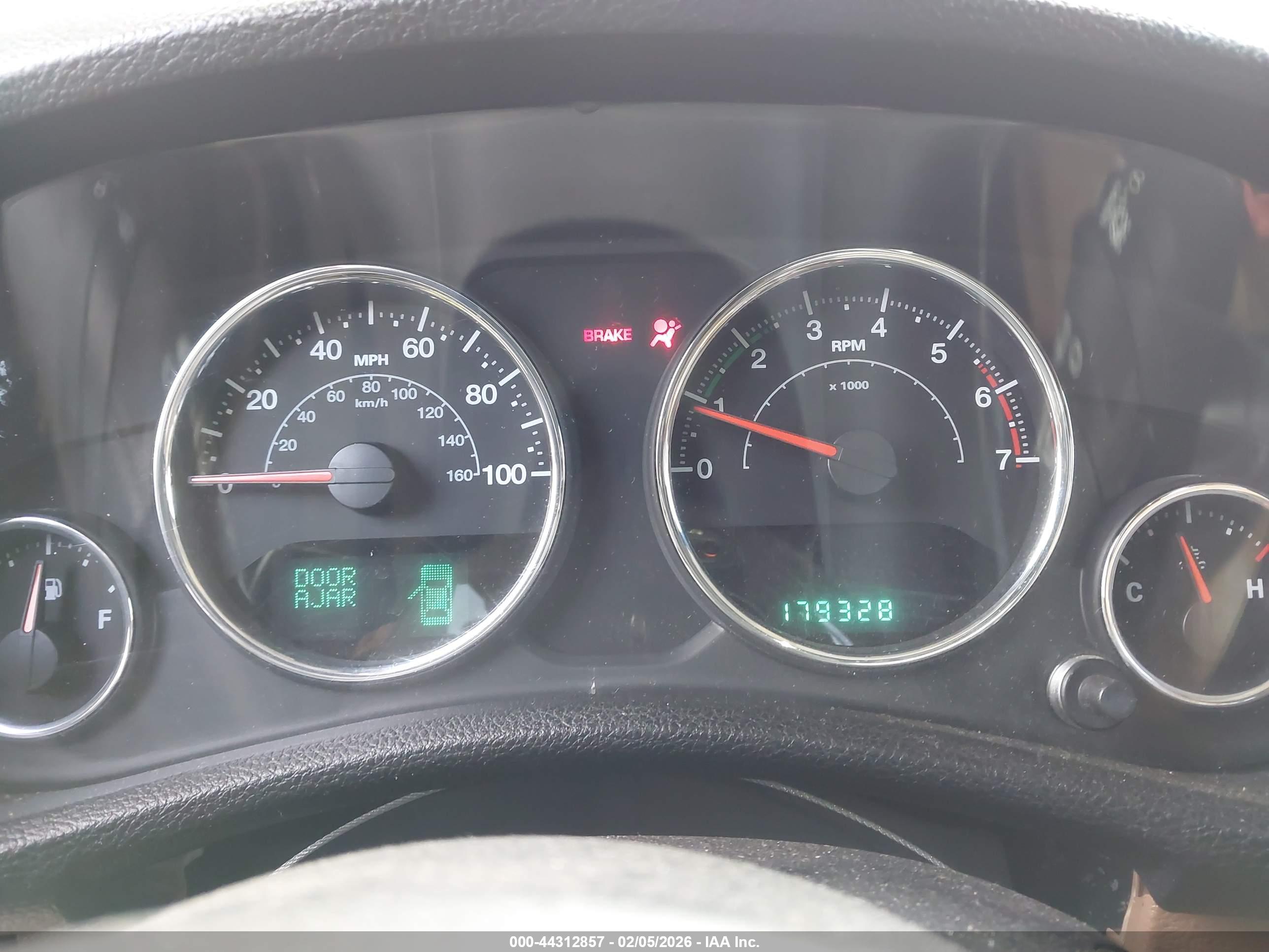 JEEP WRANGLER image 7