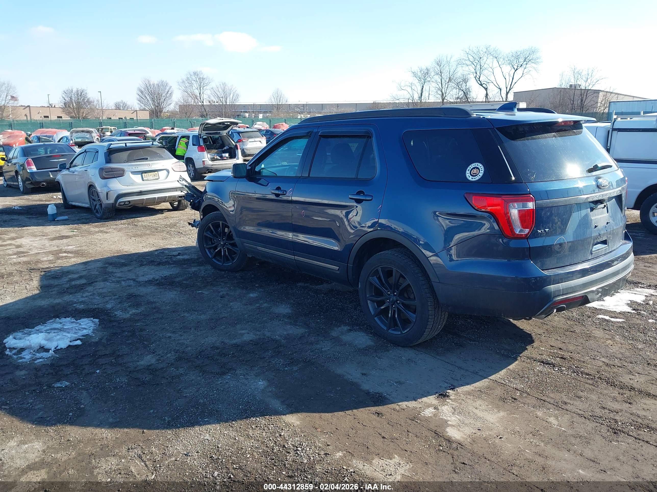 FORD EXPLORER image 3