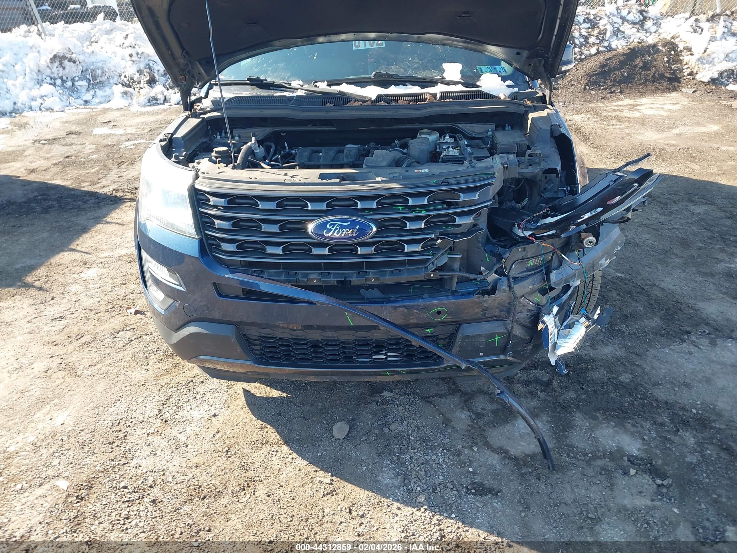 FORD EXPLORER image 6