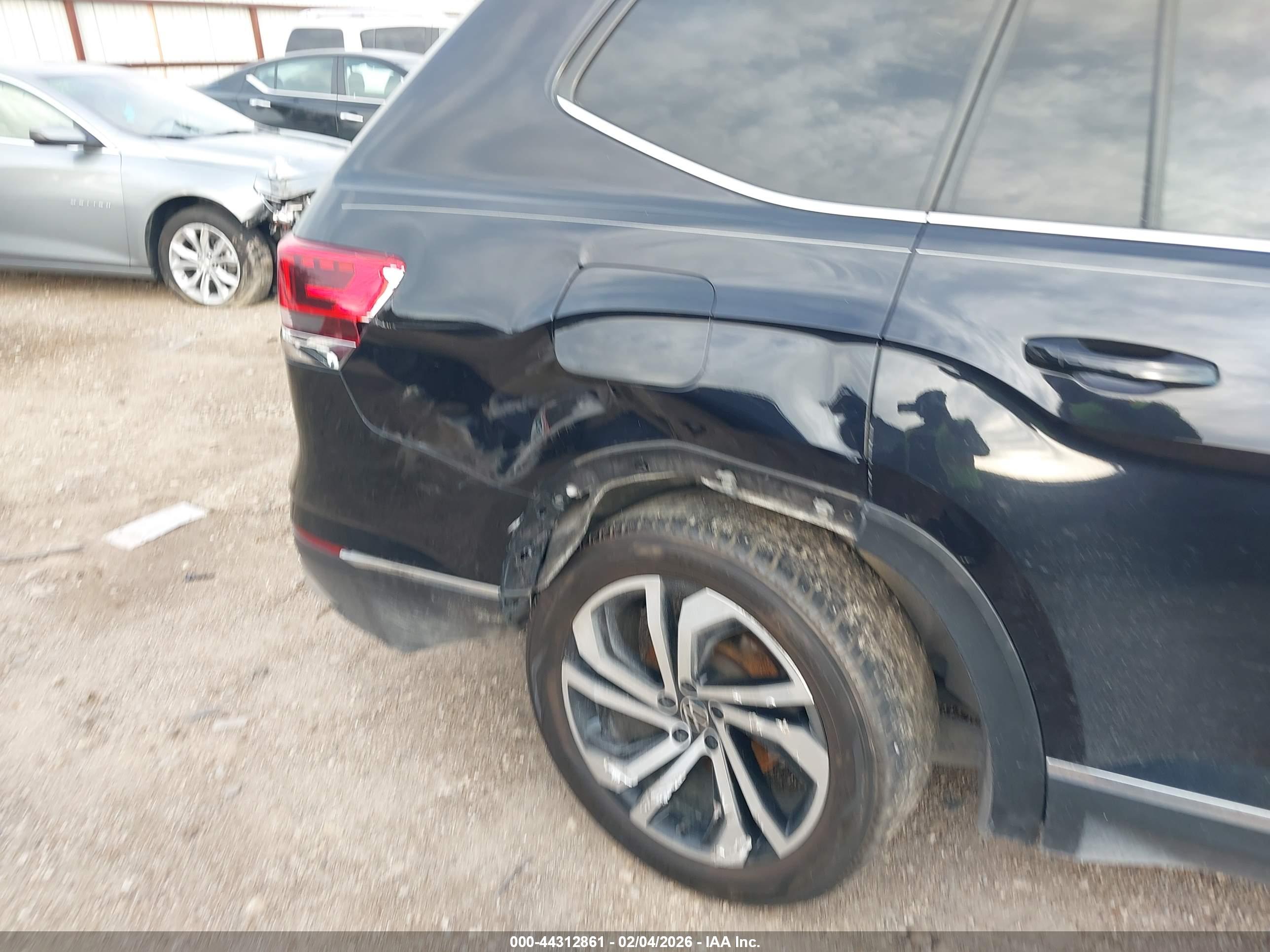 VOLKSWAGEN ATLAS image 6