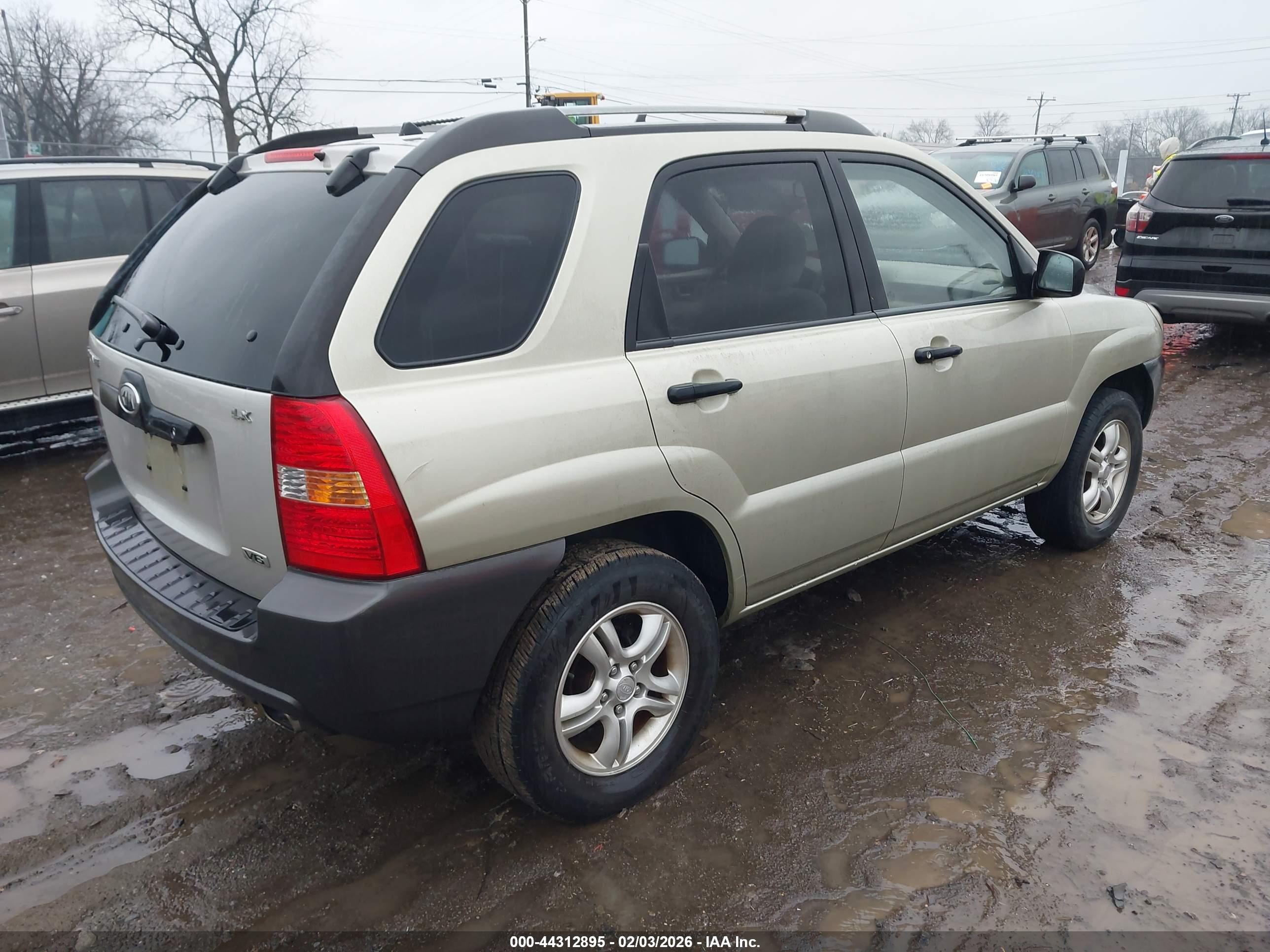 KIA SPORTAGE image 4