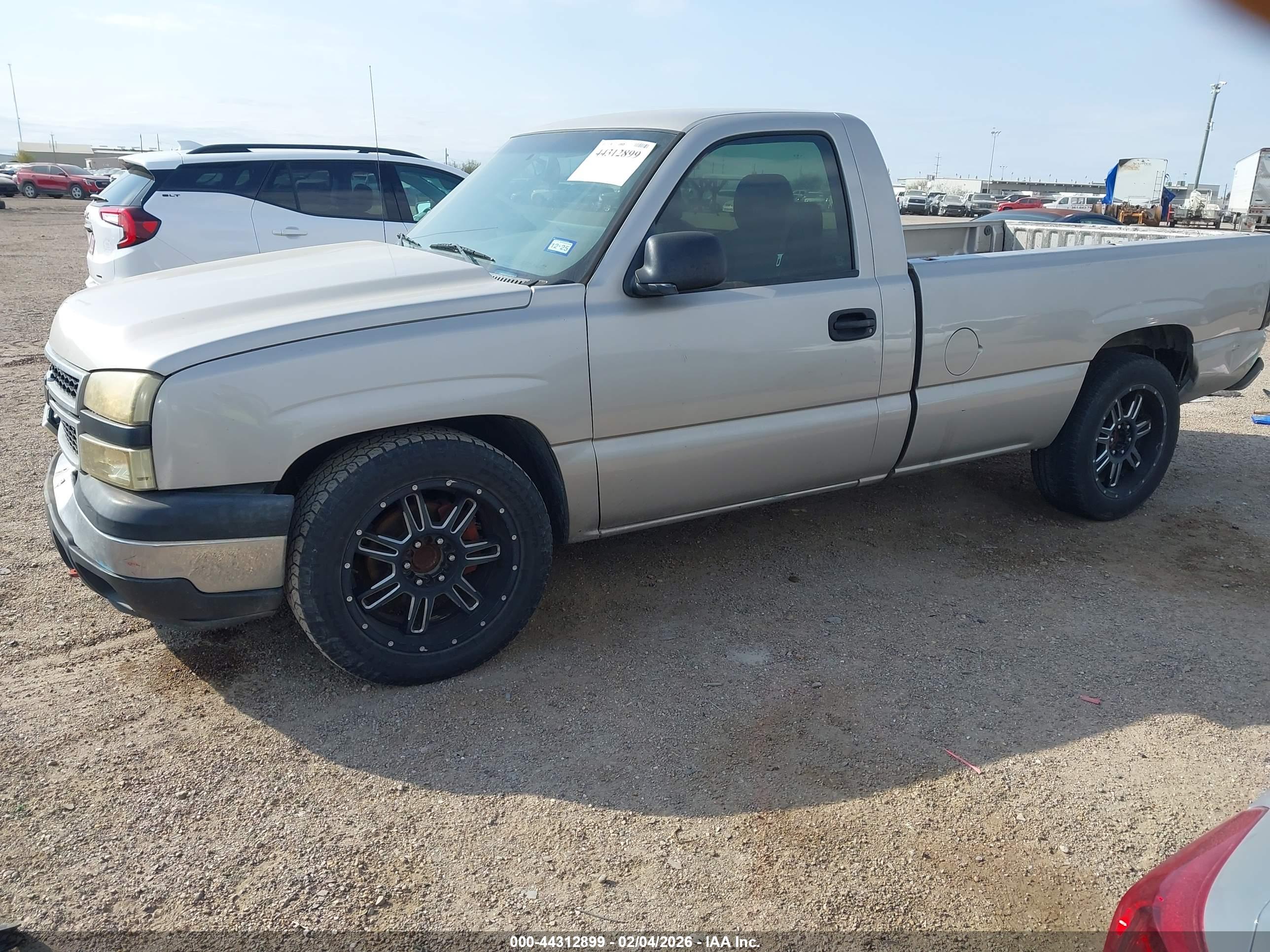CHEVROLET SILVERADO image 2