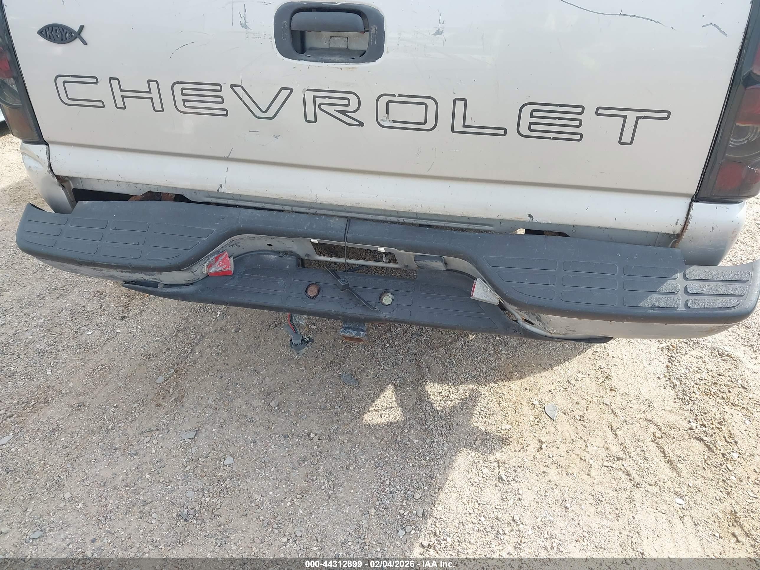 CHEVROLET SILVERADO image 6