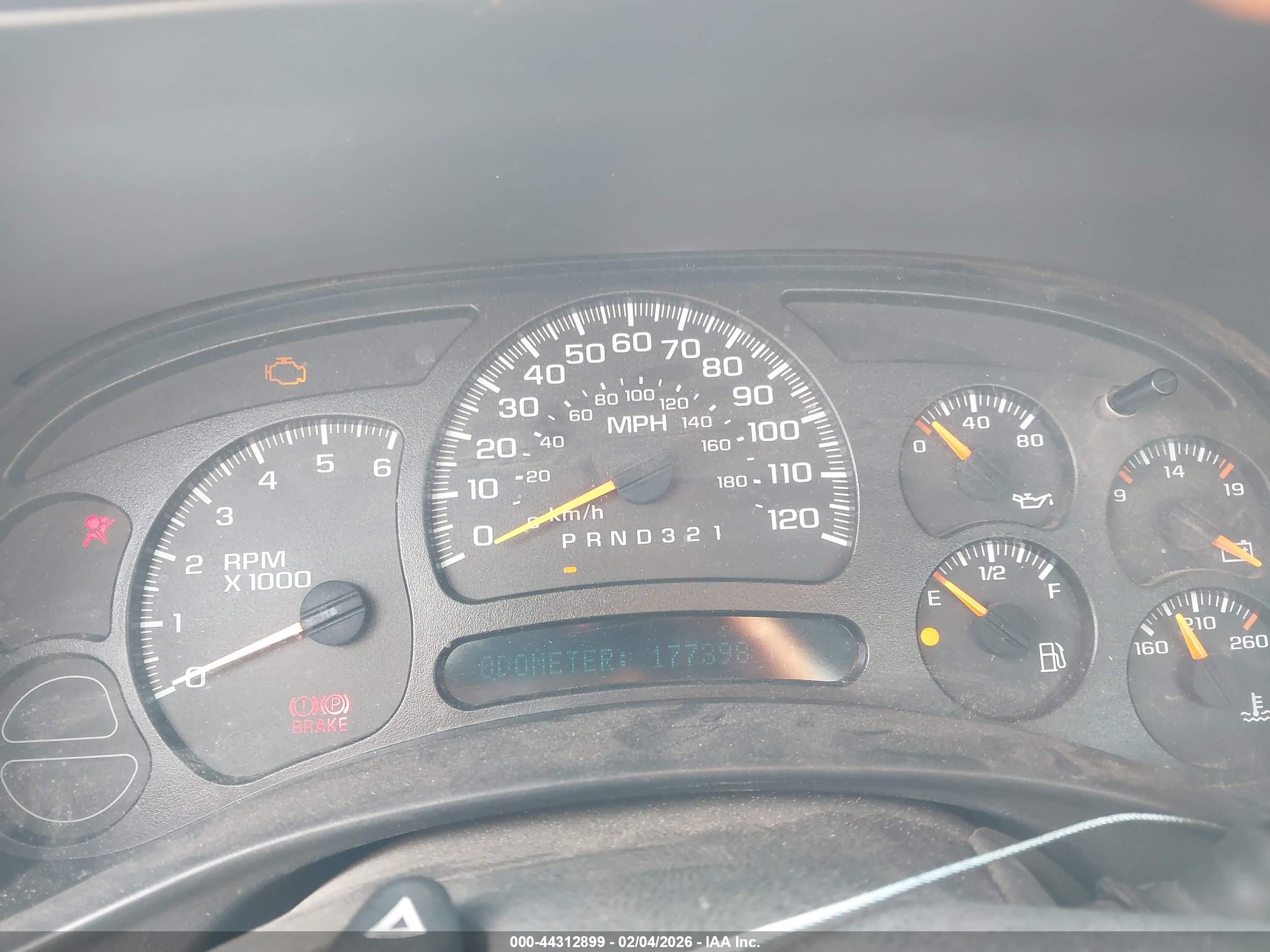 CHEVROLET SILVERADO image 7