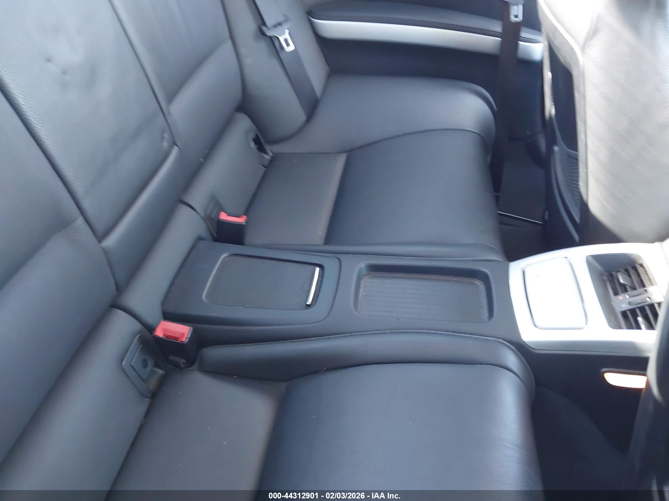 BMW 328XI image 8