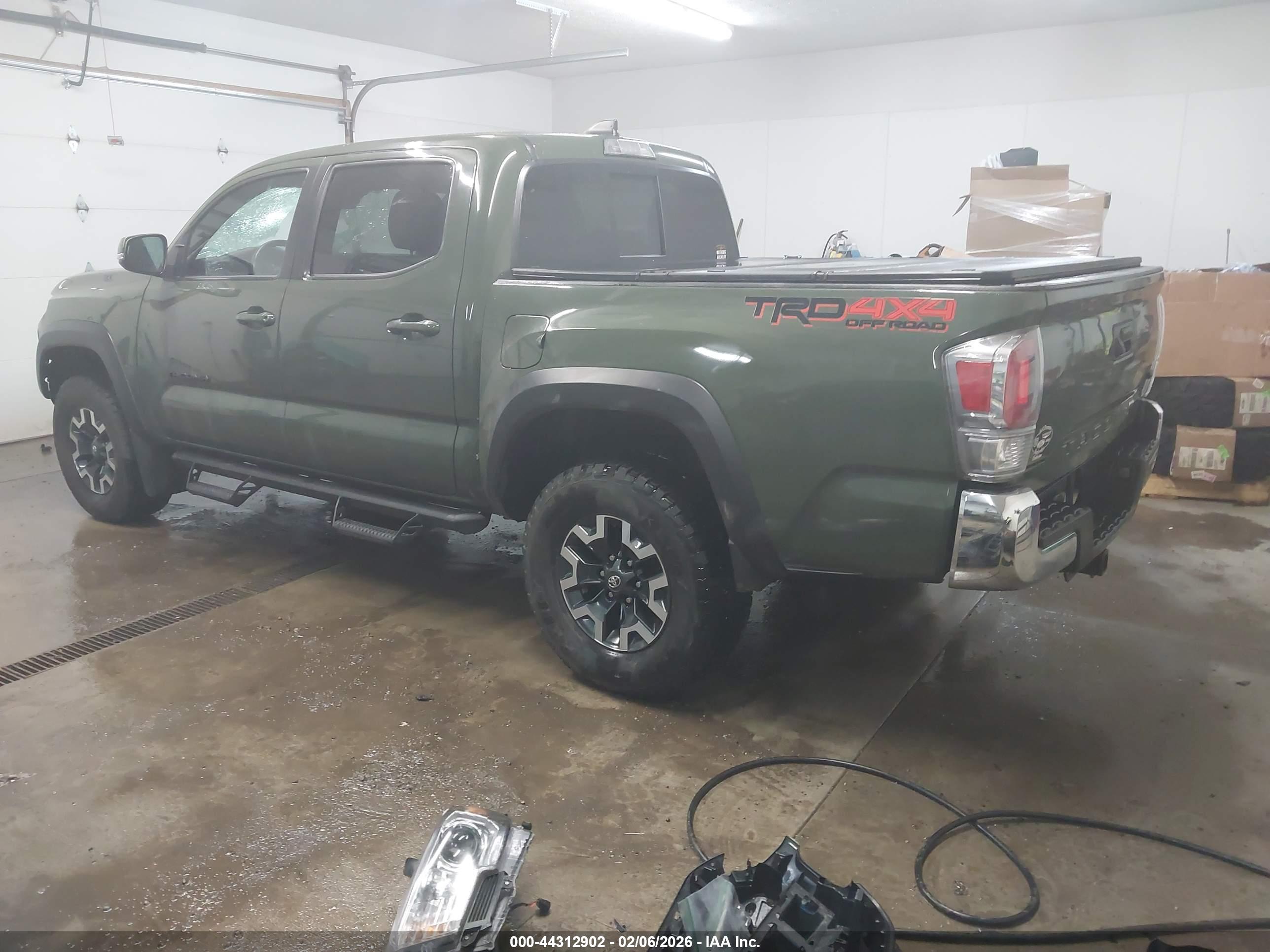 TOYOTA TACOMA image 3