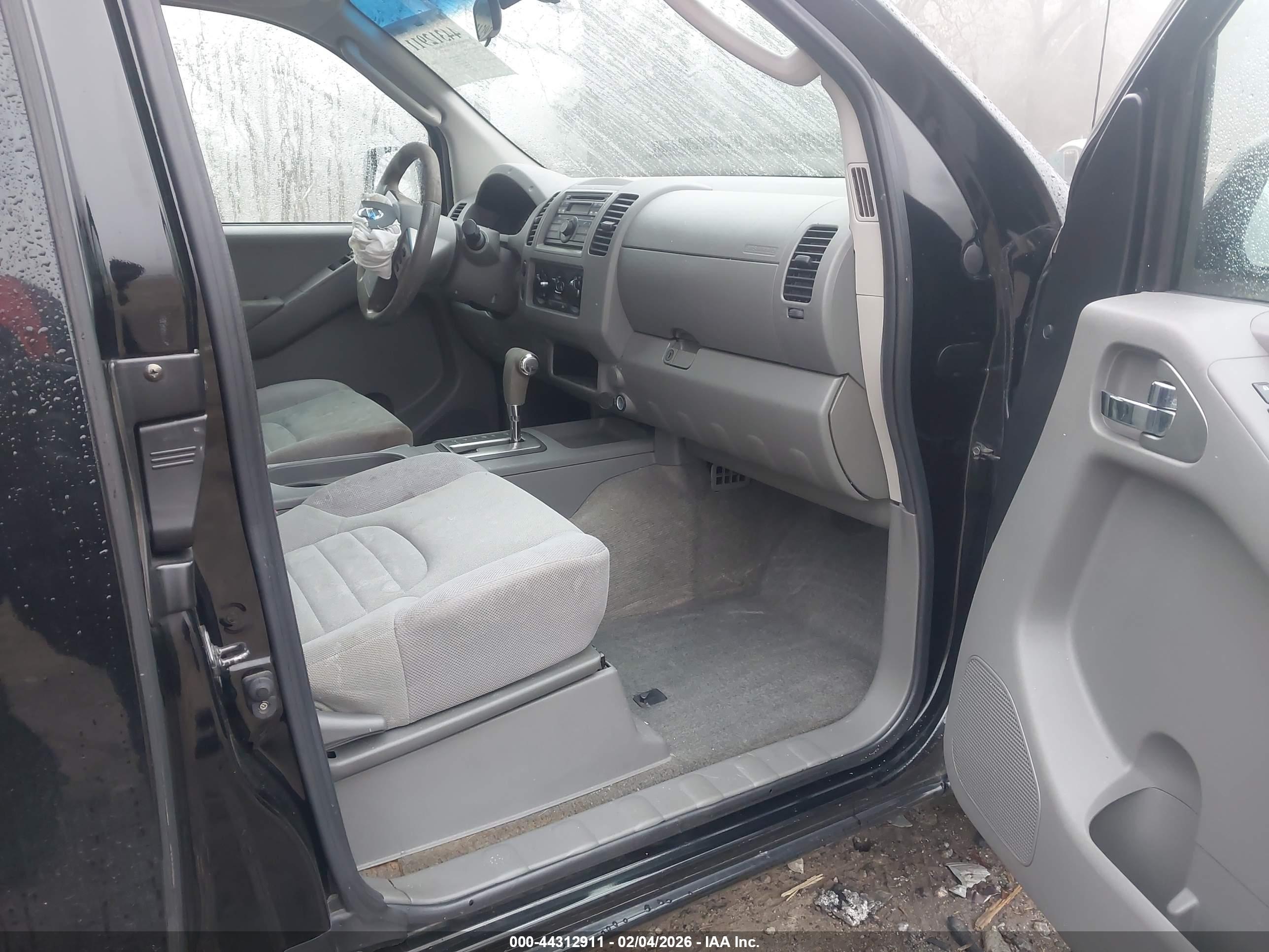 NISSAN FRONTIER image 5