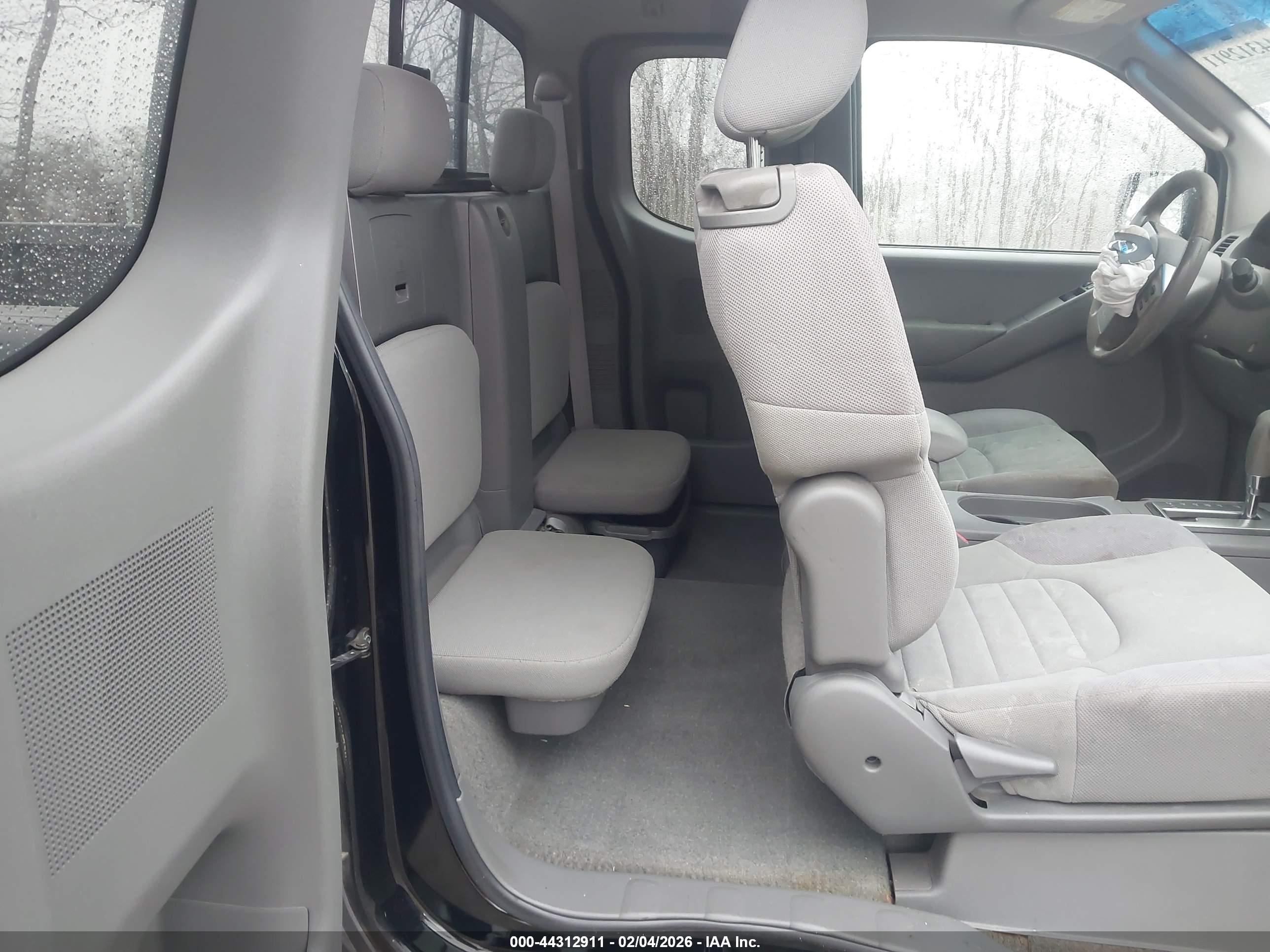NISSAN FRONTIER image 8