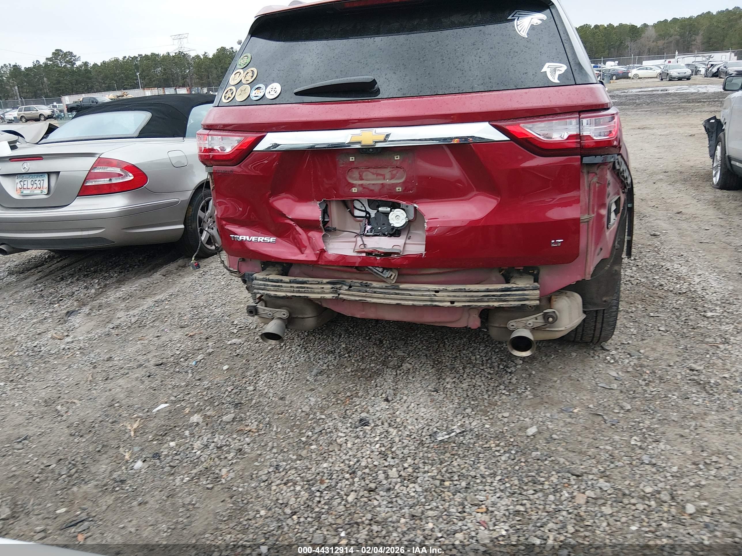 CHEVROLET TRAVERSE image 6