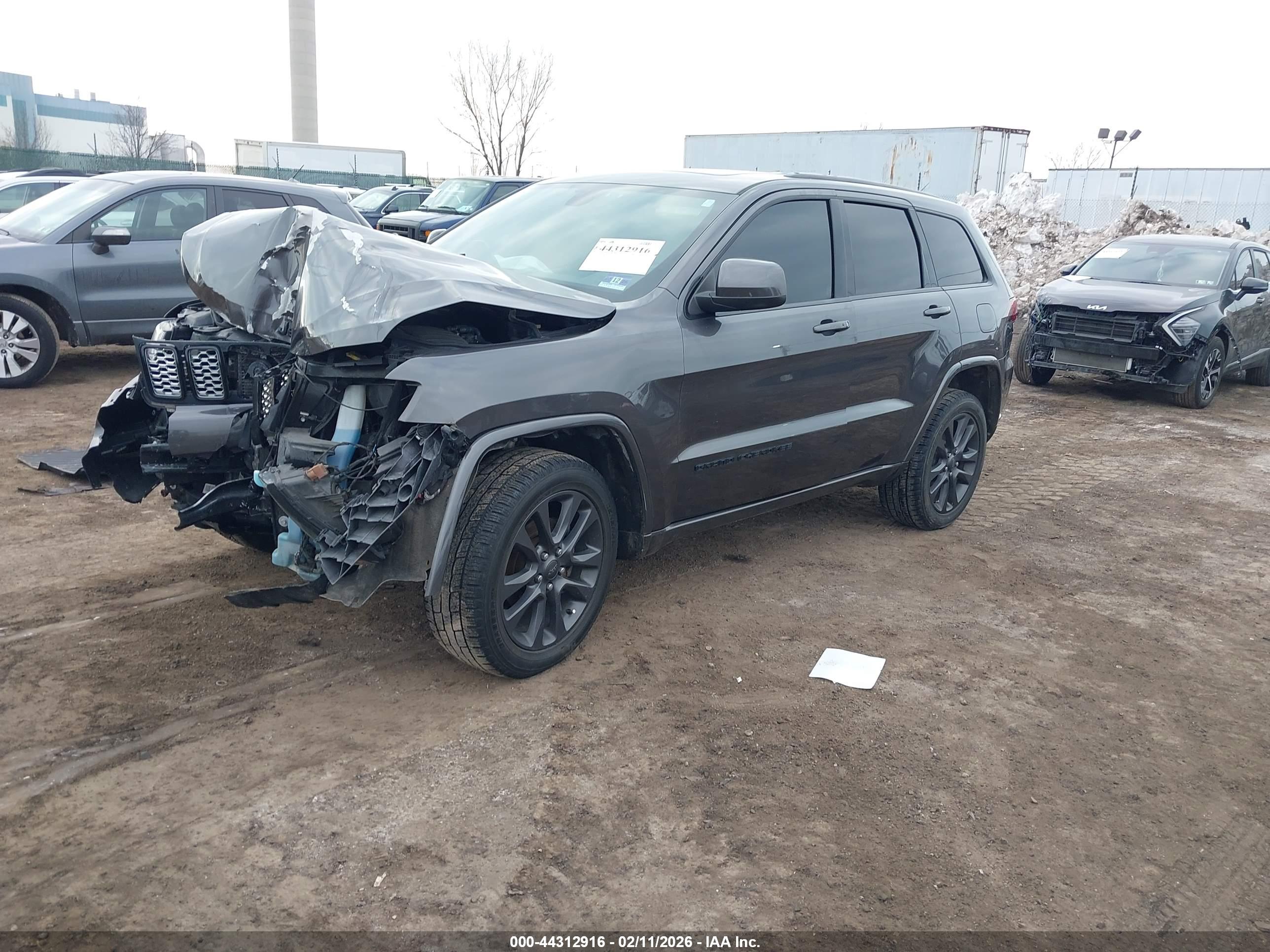 JEEP GRAND image 2