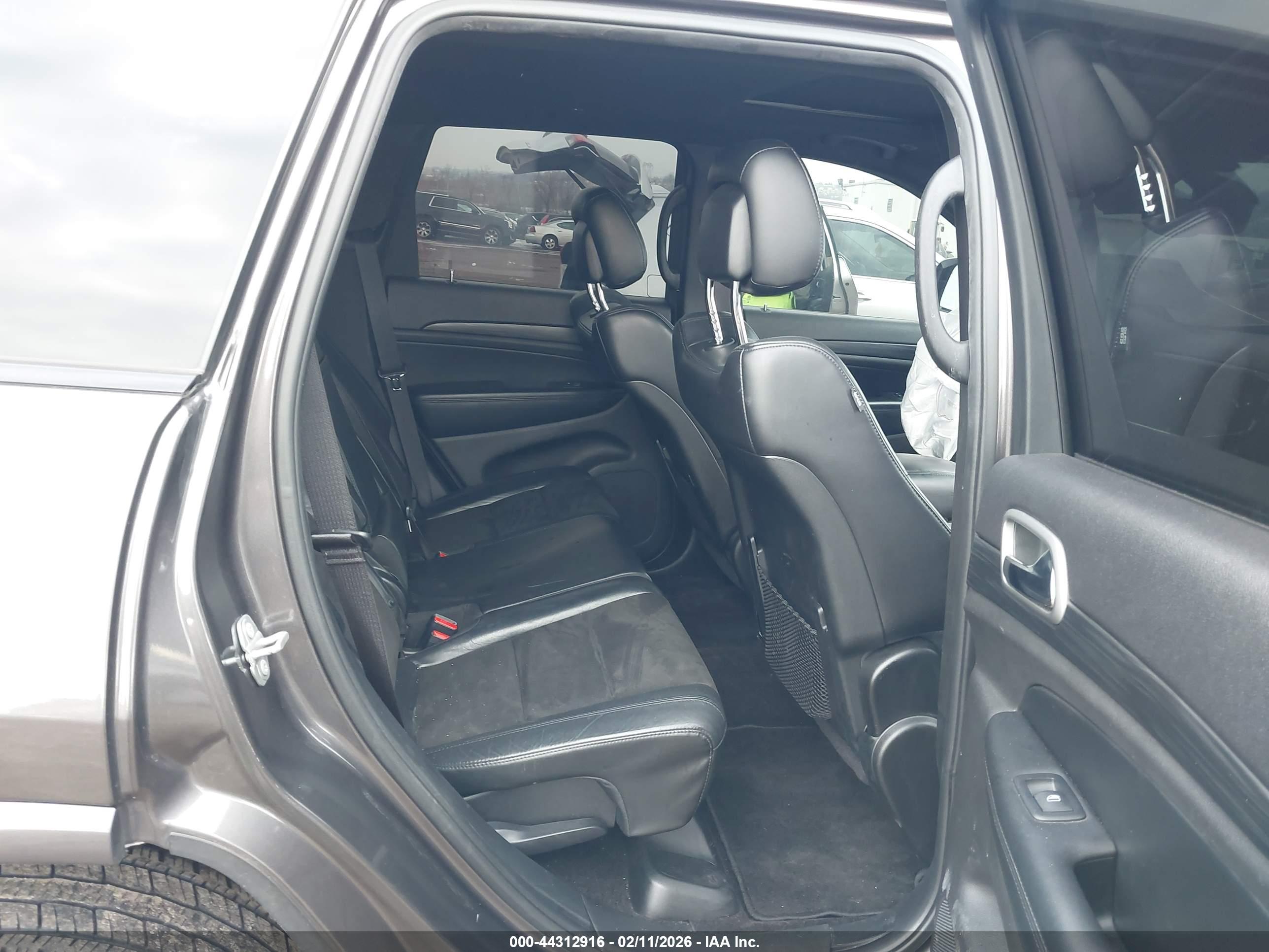 JEEP GRAND image 8