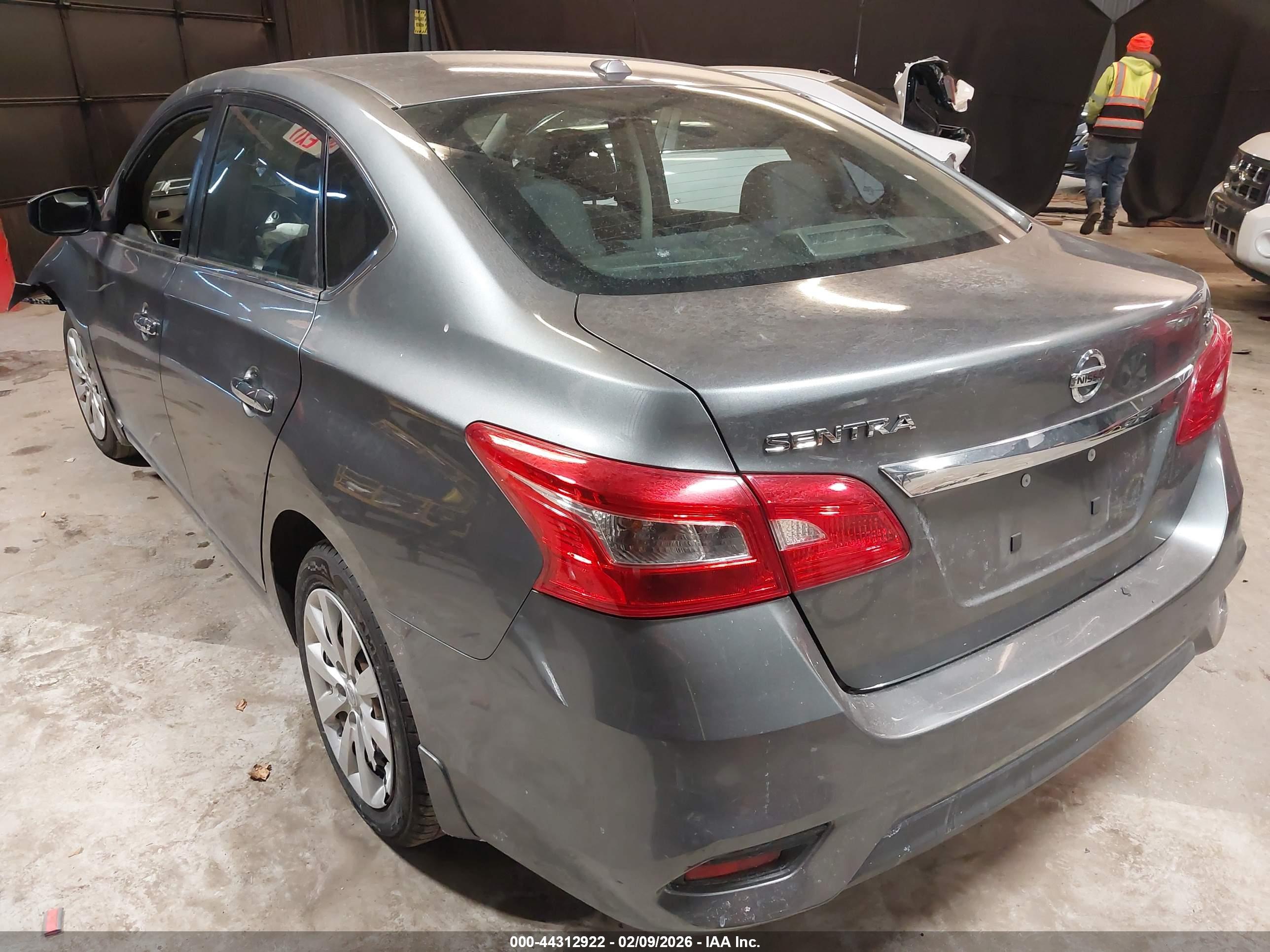 NISSAN SENTRA image 3