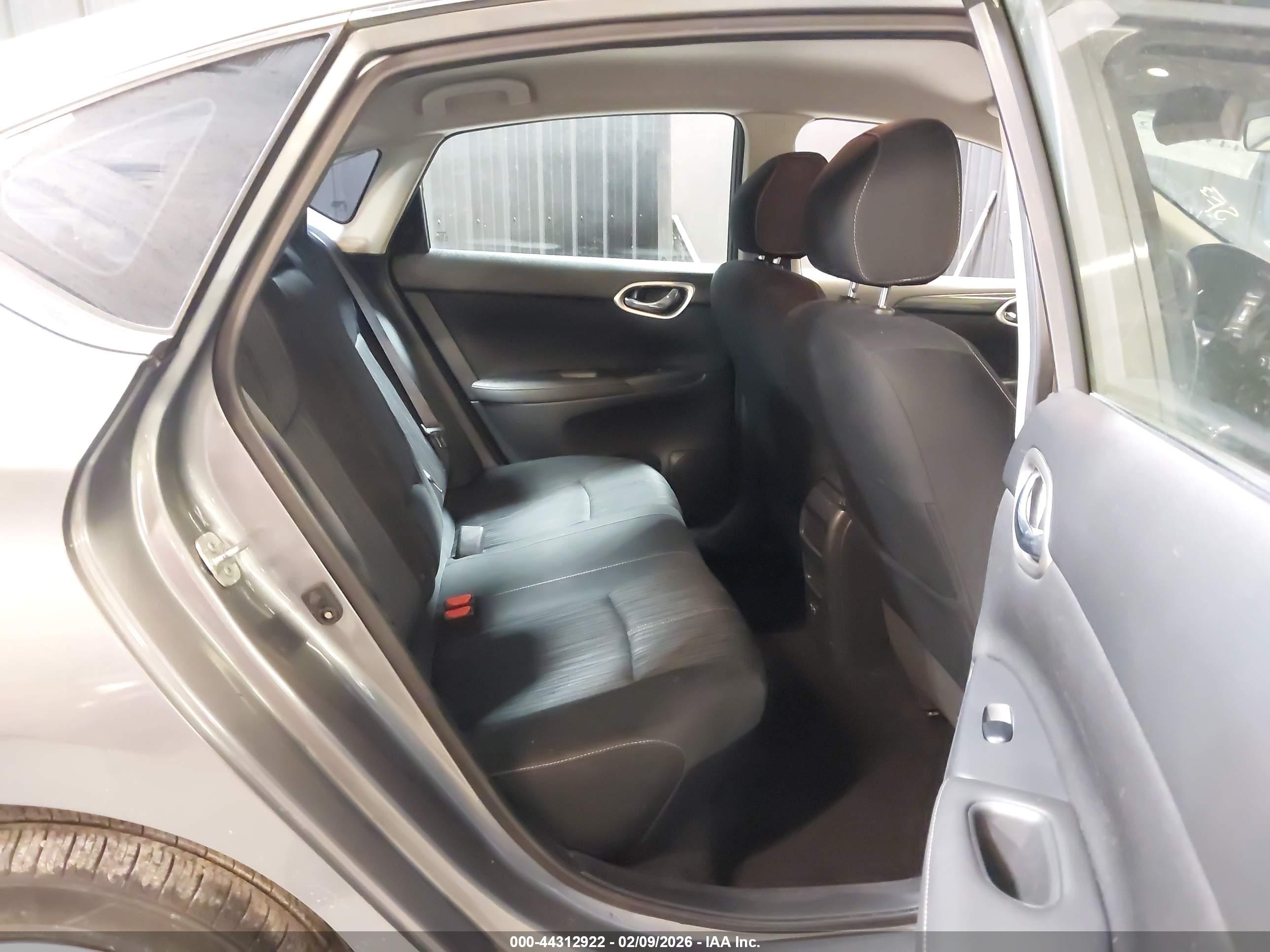 NISSAN SENTRA image 8