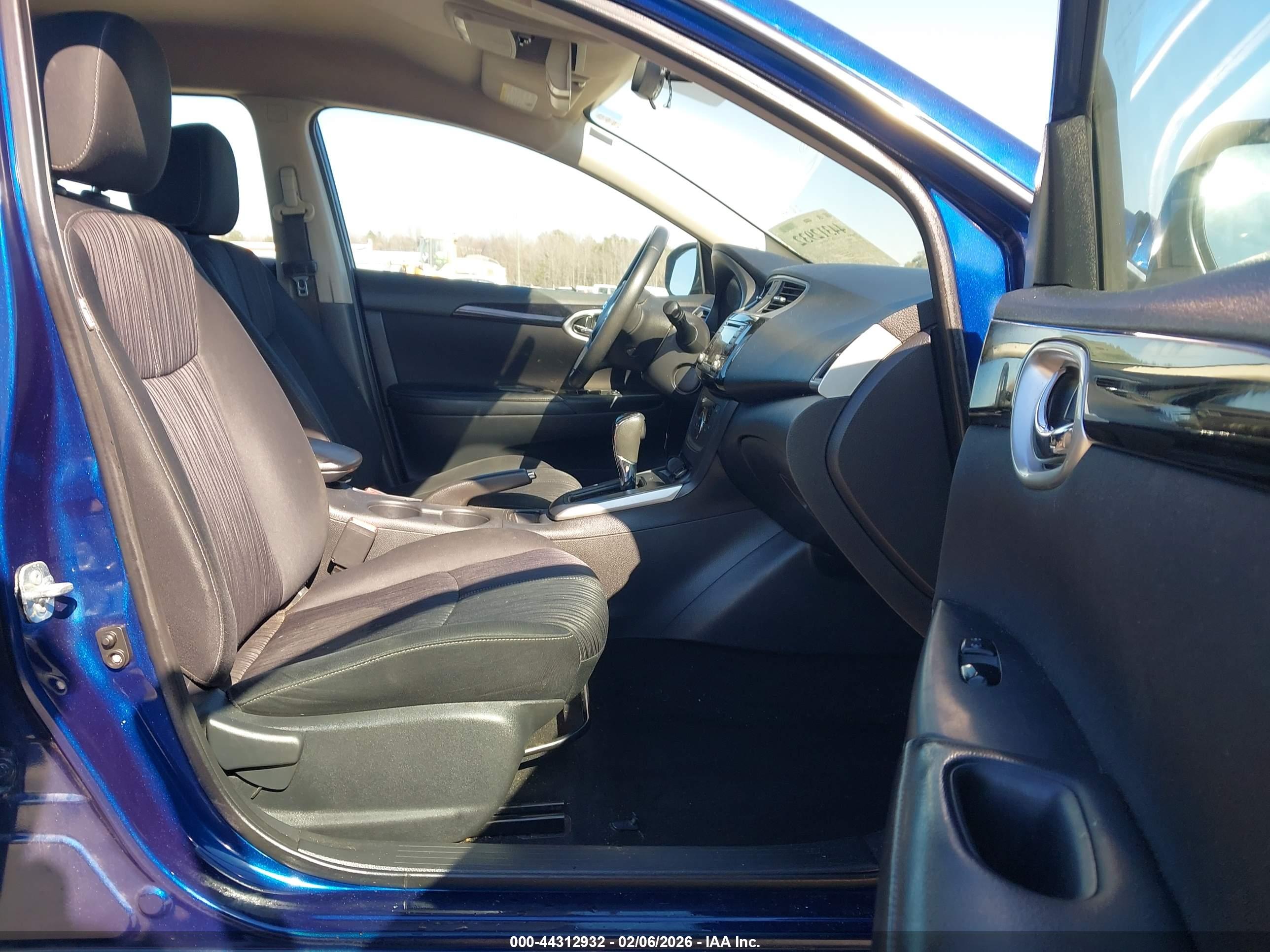 NISSAN SENTRA image 5