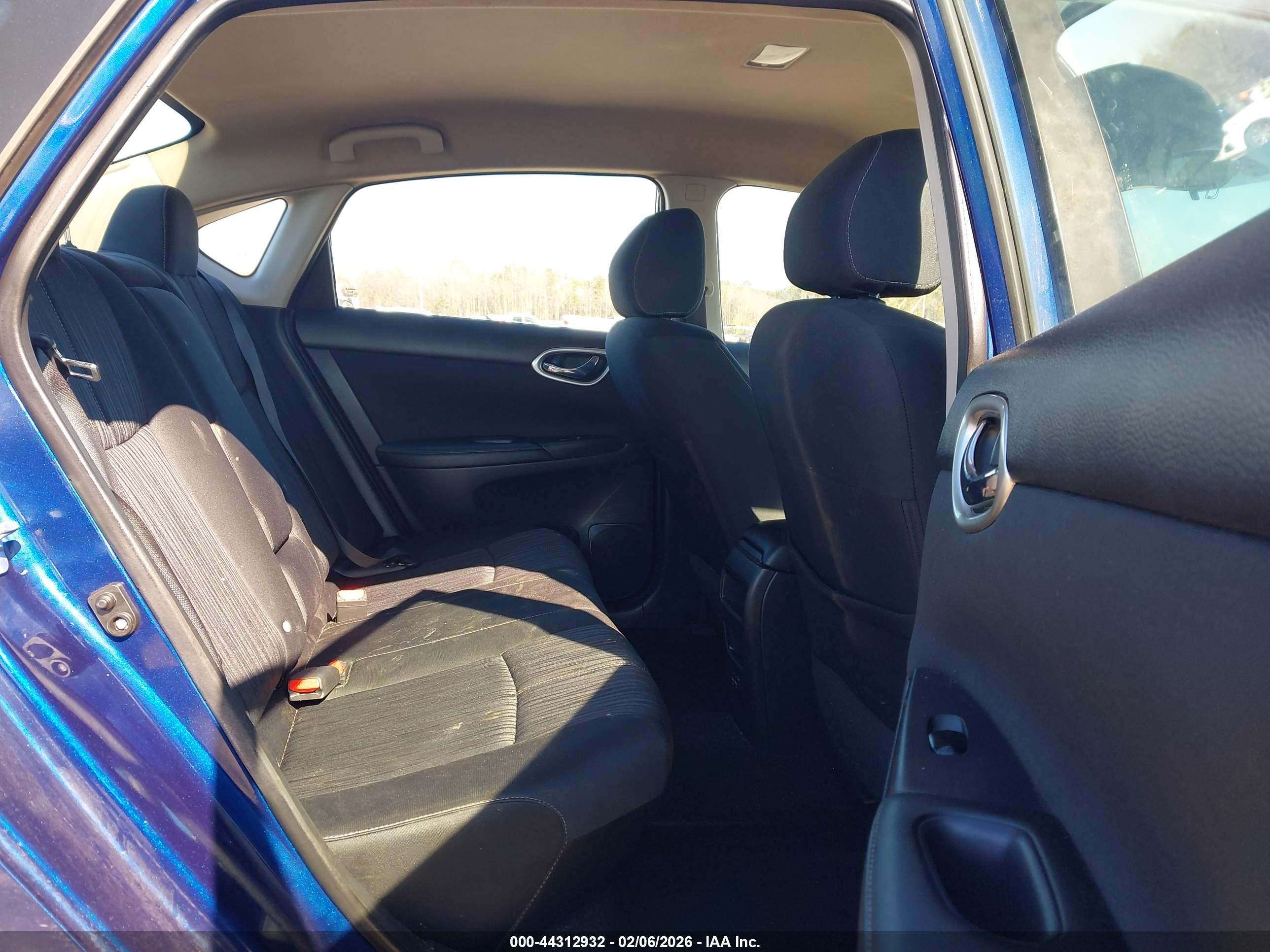 NISSAN SENTRA image 8