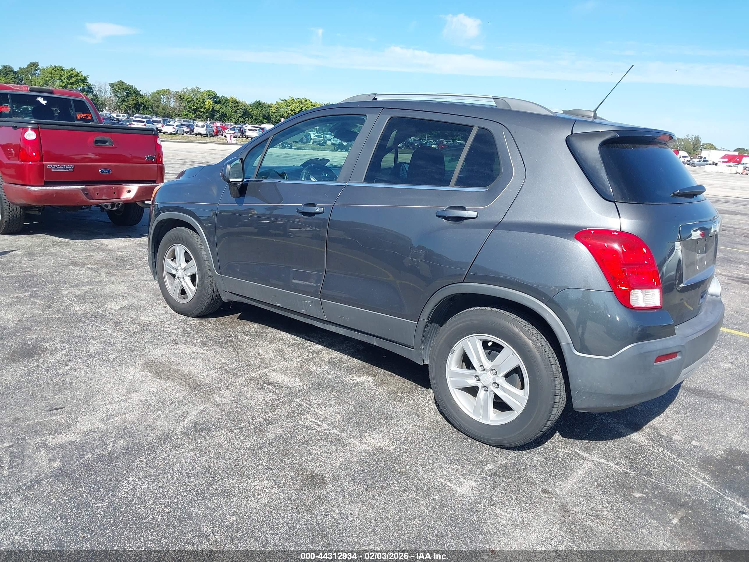 CHEVROLET TRAX image 3