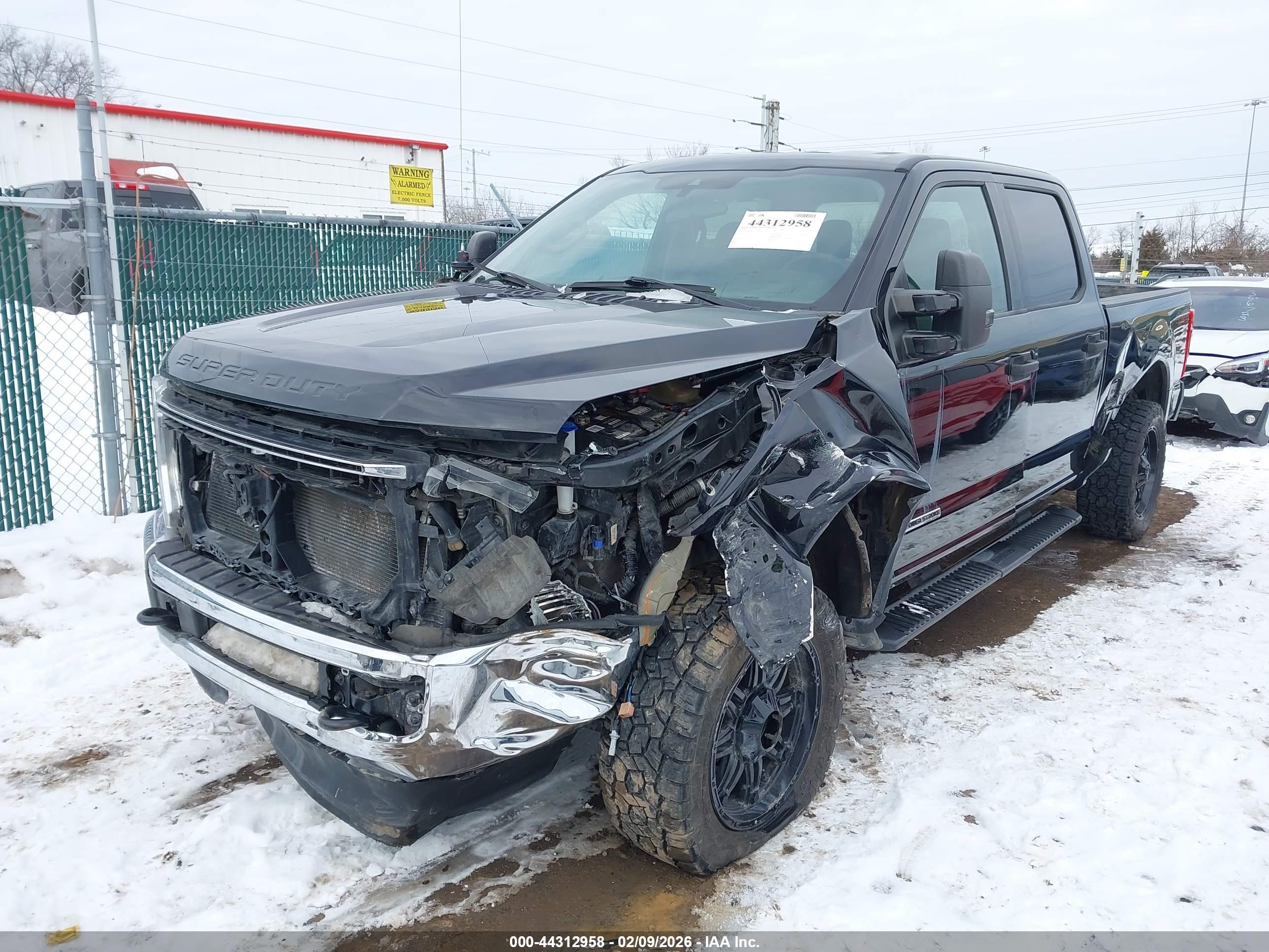 FORD F-250 image 2