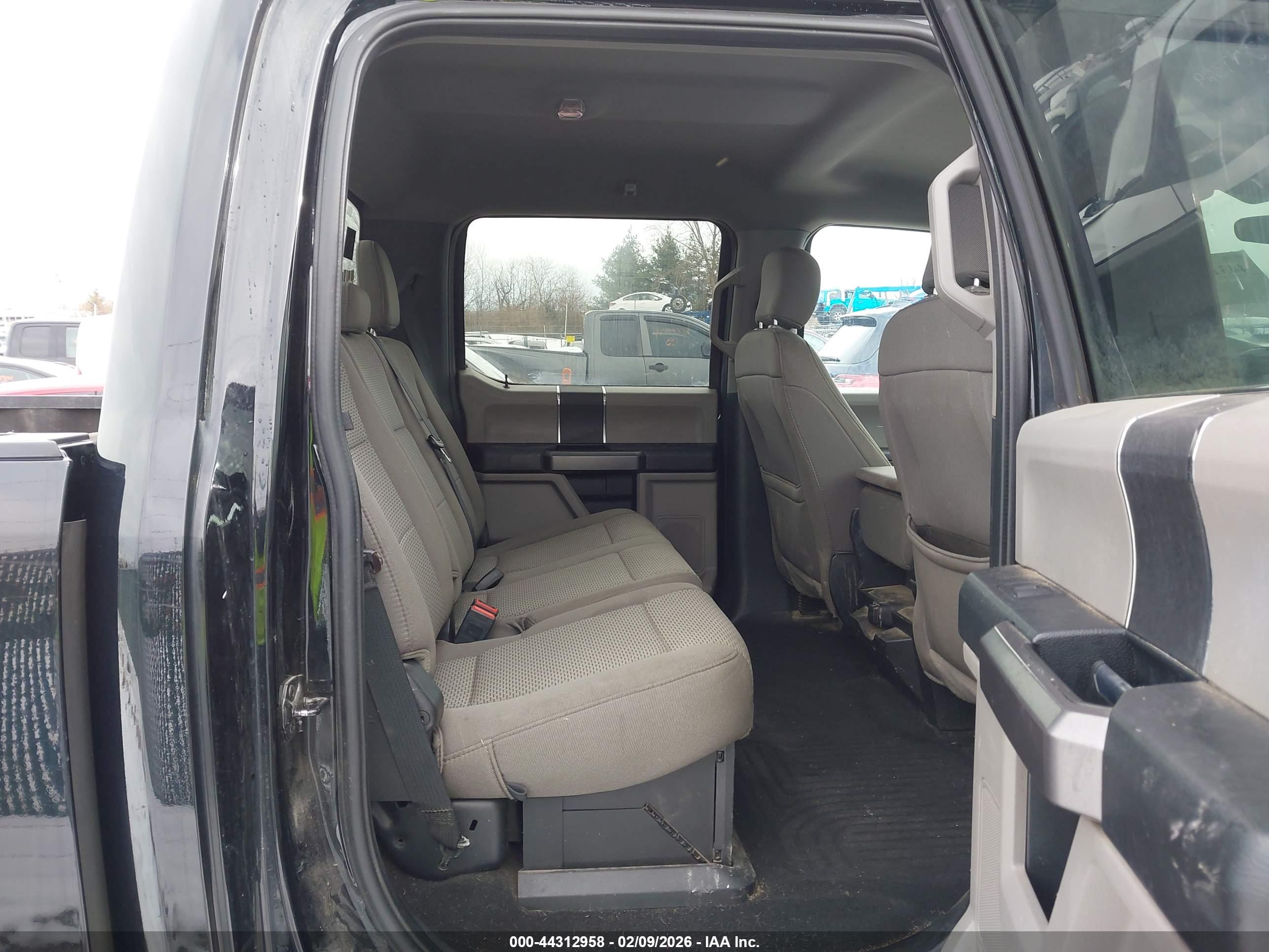 FORD F-250 image 8
