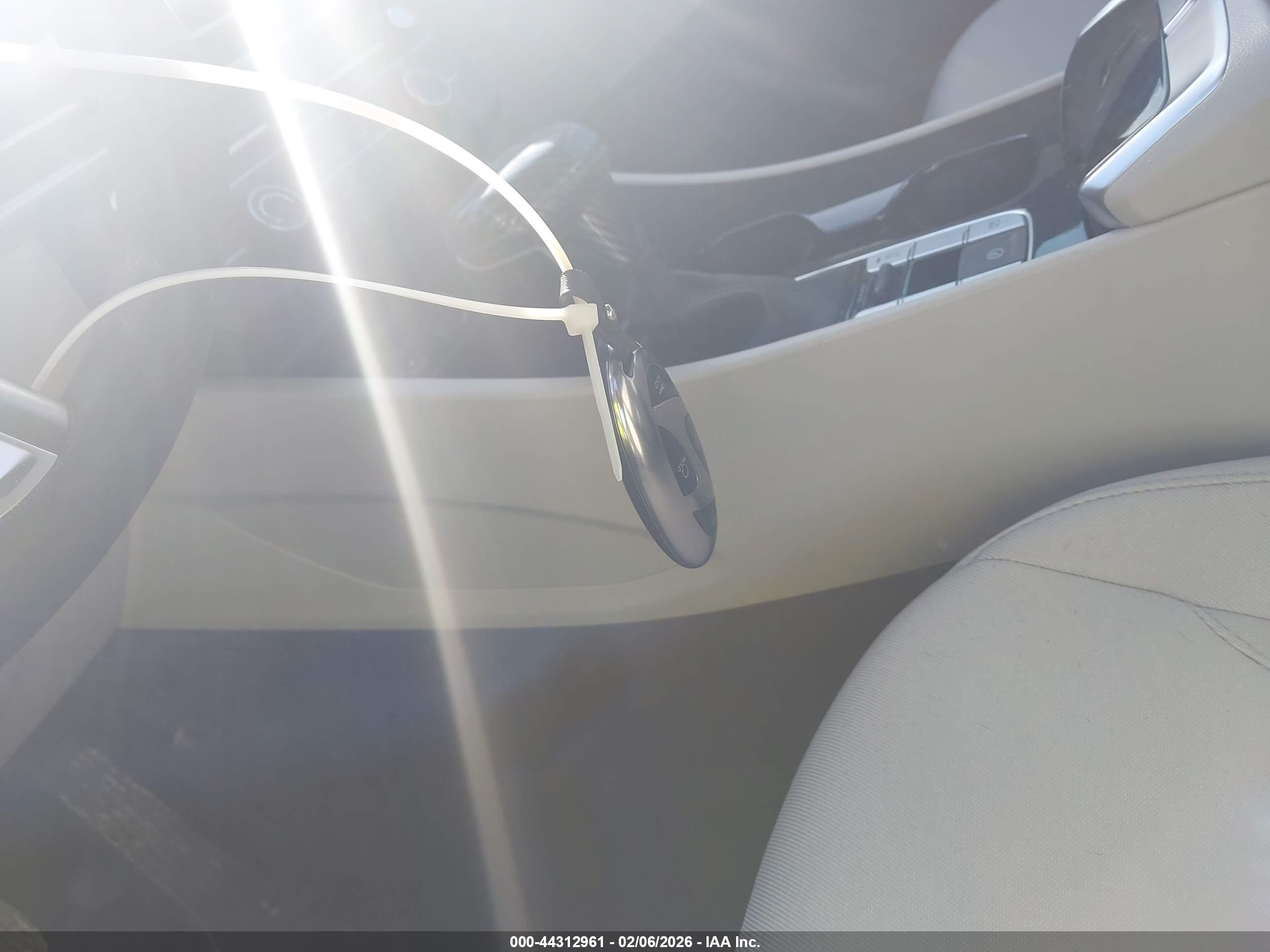 HYUNDAI TUCSON image 11